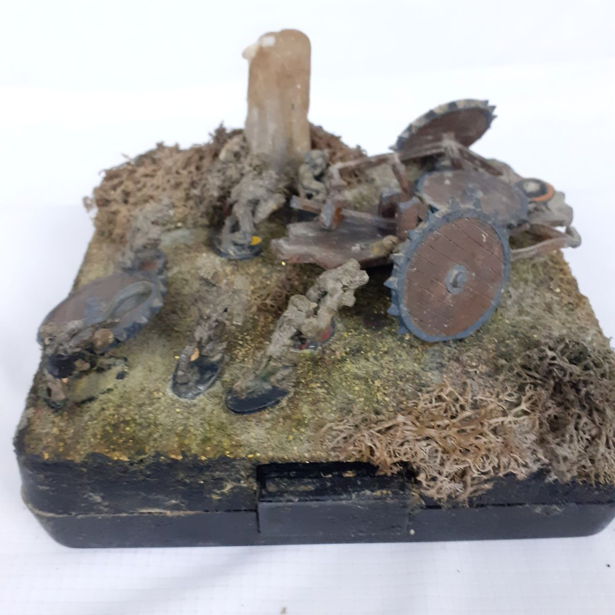 Voir photo 2 de Warhammer - Terrain de combat Warhammer - Terrain de combat Très bon état - Vue 2 -