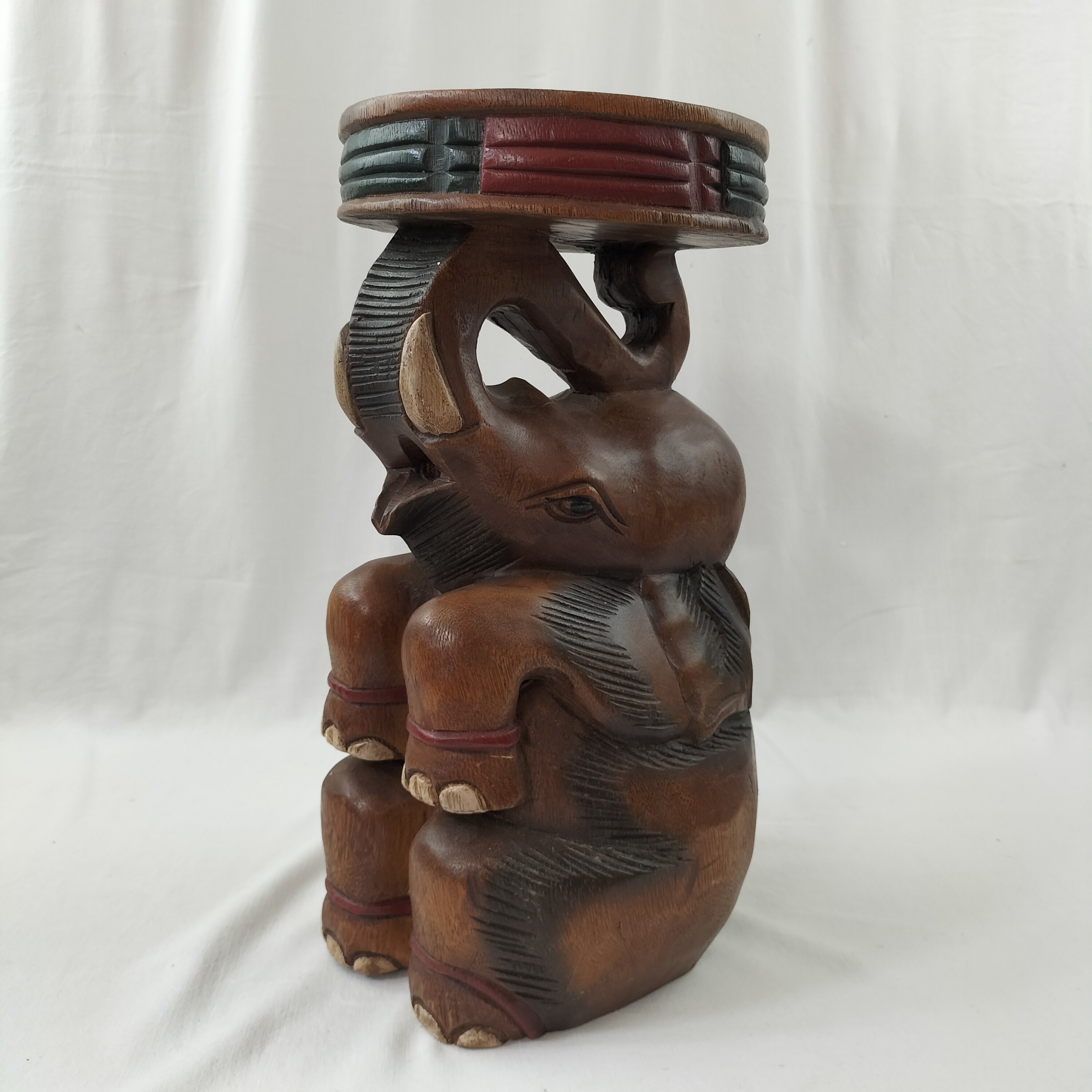 Magnifique tabouret porte plante éléphant sculpté en bois et peint à la main. - Photo 1