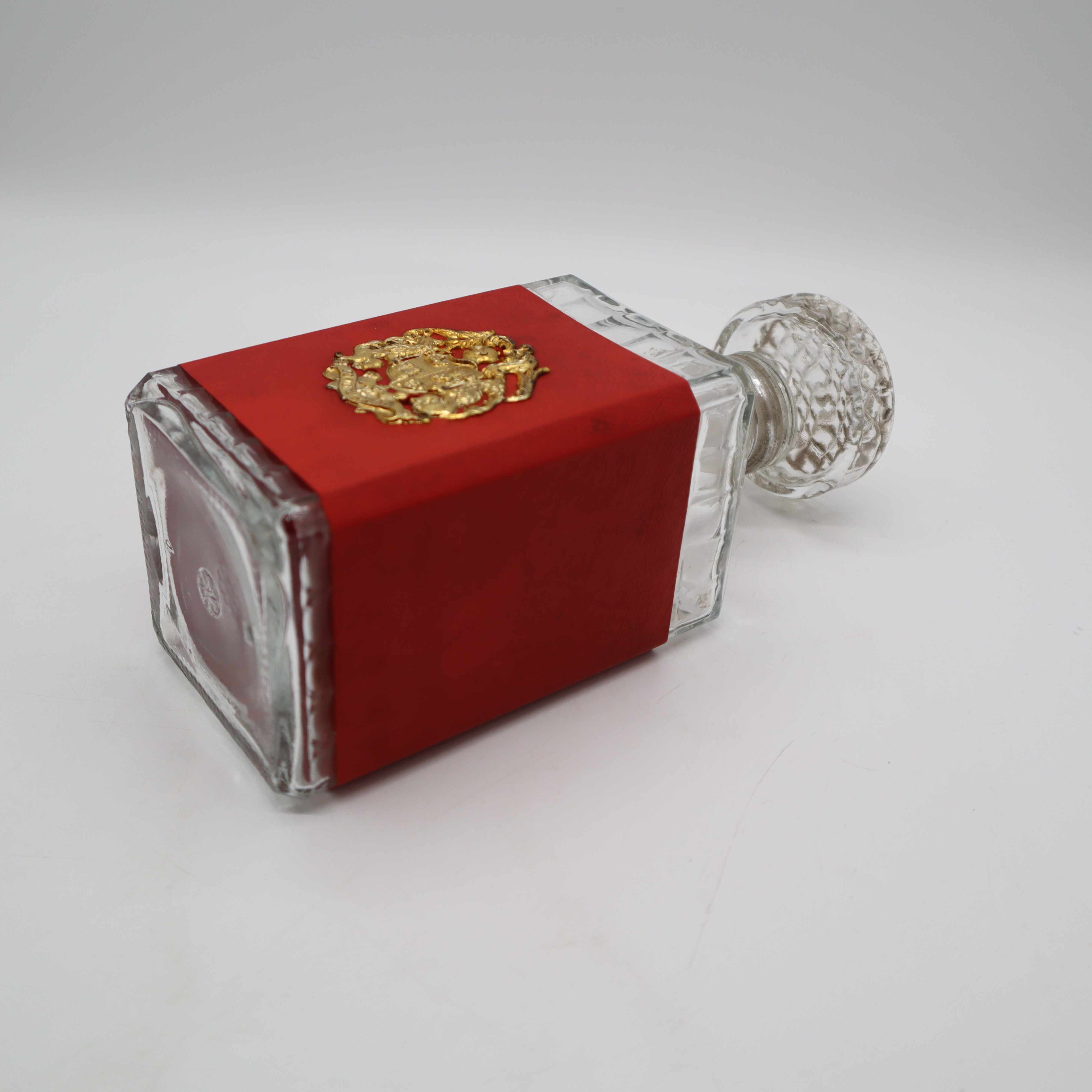 Carafe à whisky vintage ornée d'un écusson doré de Montréal. - Très bon état - Photo 2