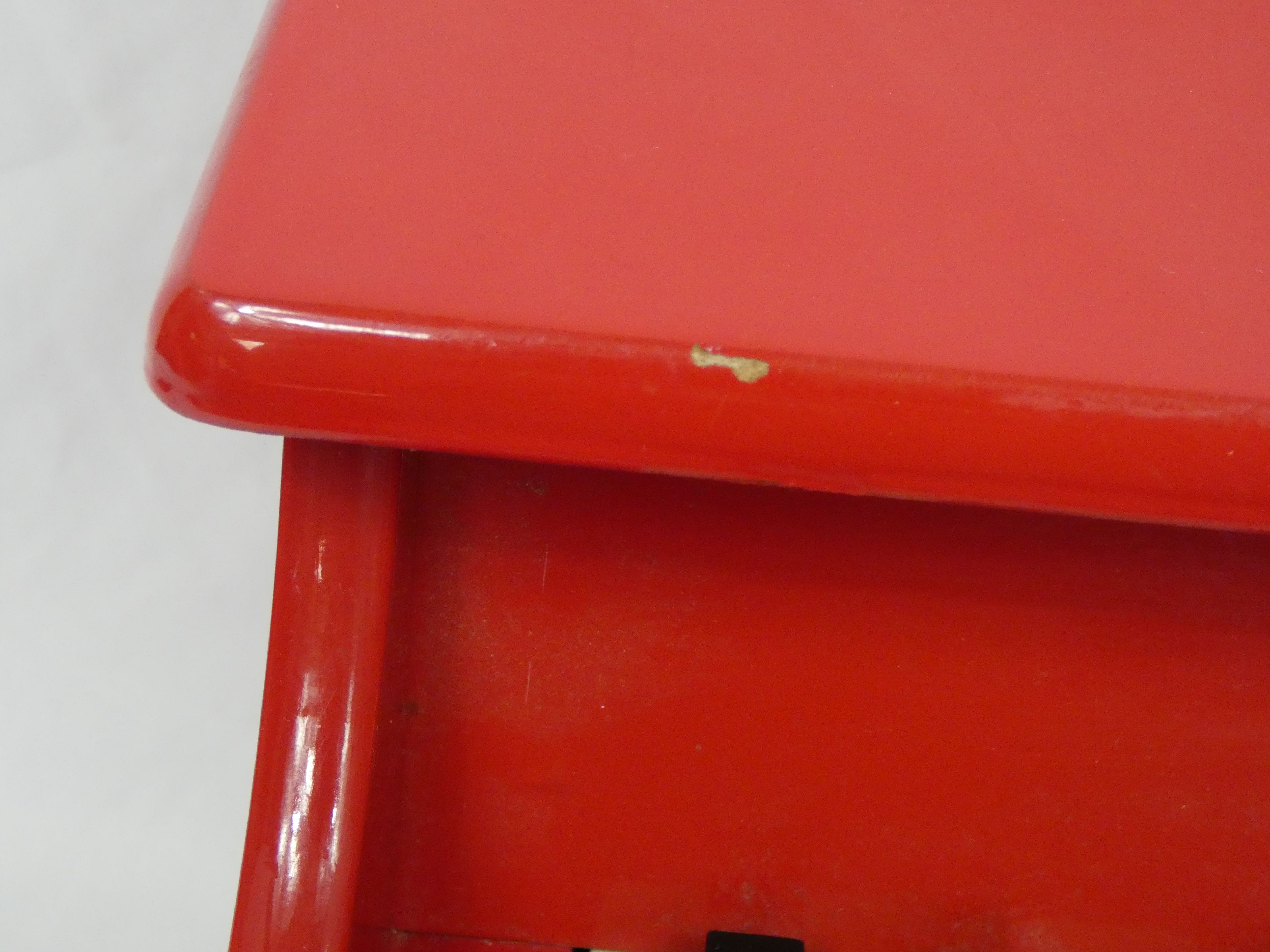 Voir photo 5 de Piano en bois rouge de 18 touches pour enfant de marque JANOD Piano en bois rouge de 18 touches pour enfant de marque JANOD Bon état - Vue 5 -
