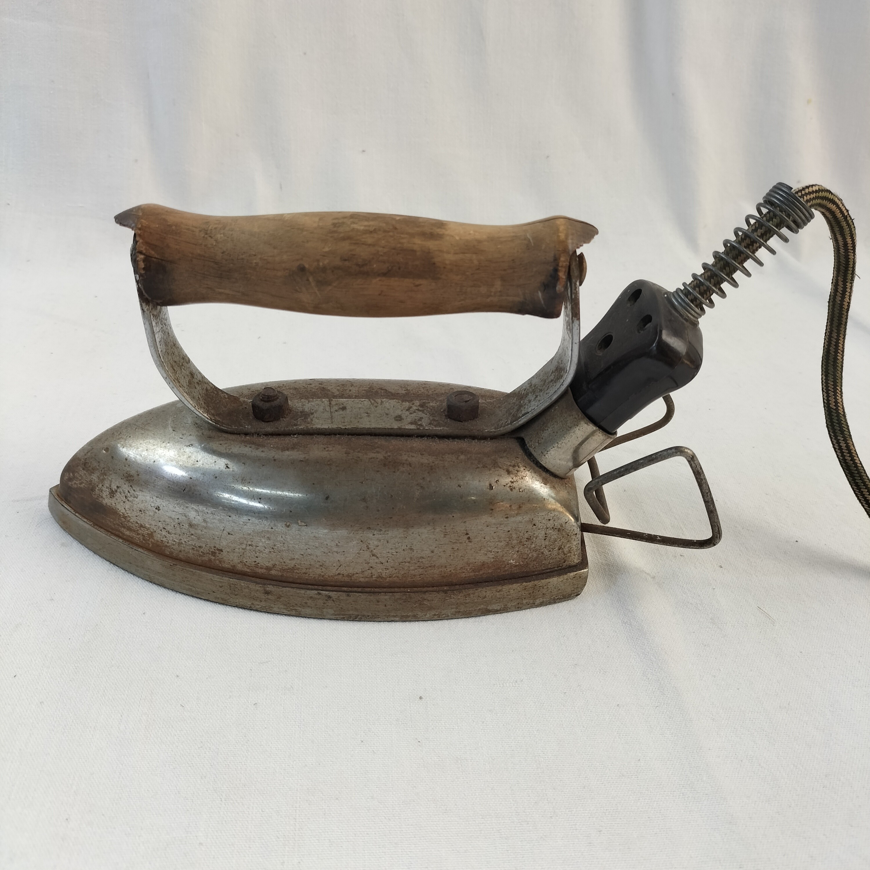 Ancien fer à repasser électrique vintage – Fonctionnel 🔌 Bon état - Vue 5 - 