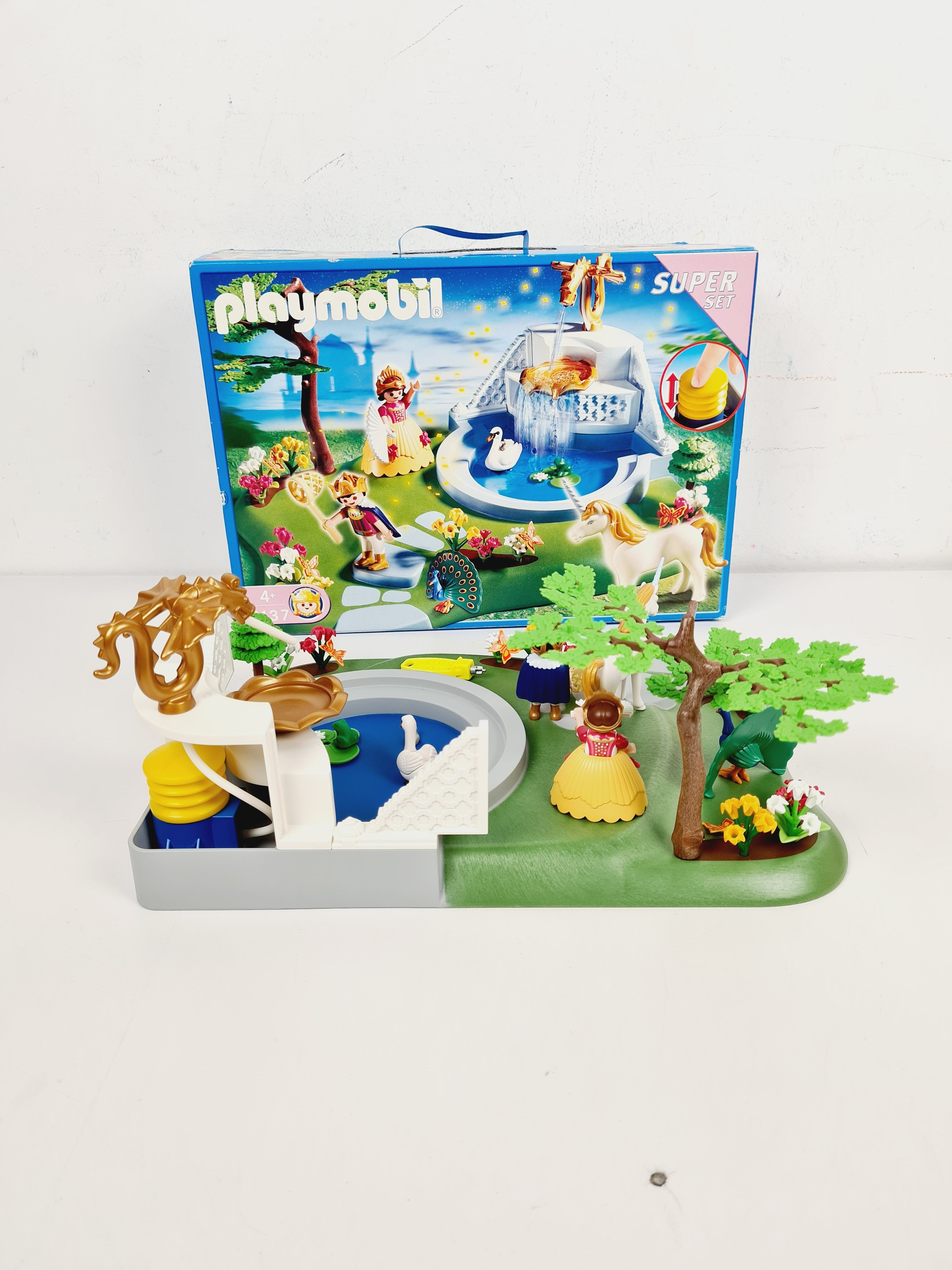 Voir photo 3 de Playmobil - 4137, SuperSet Parc du château de conte de fées - Playmobil - 4 ans + Playmobil - 4137, SuperSet Parc du château de conte de fées - Playmobil - 4 ans + Bon état - Vue 3 -