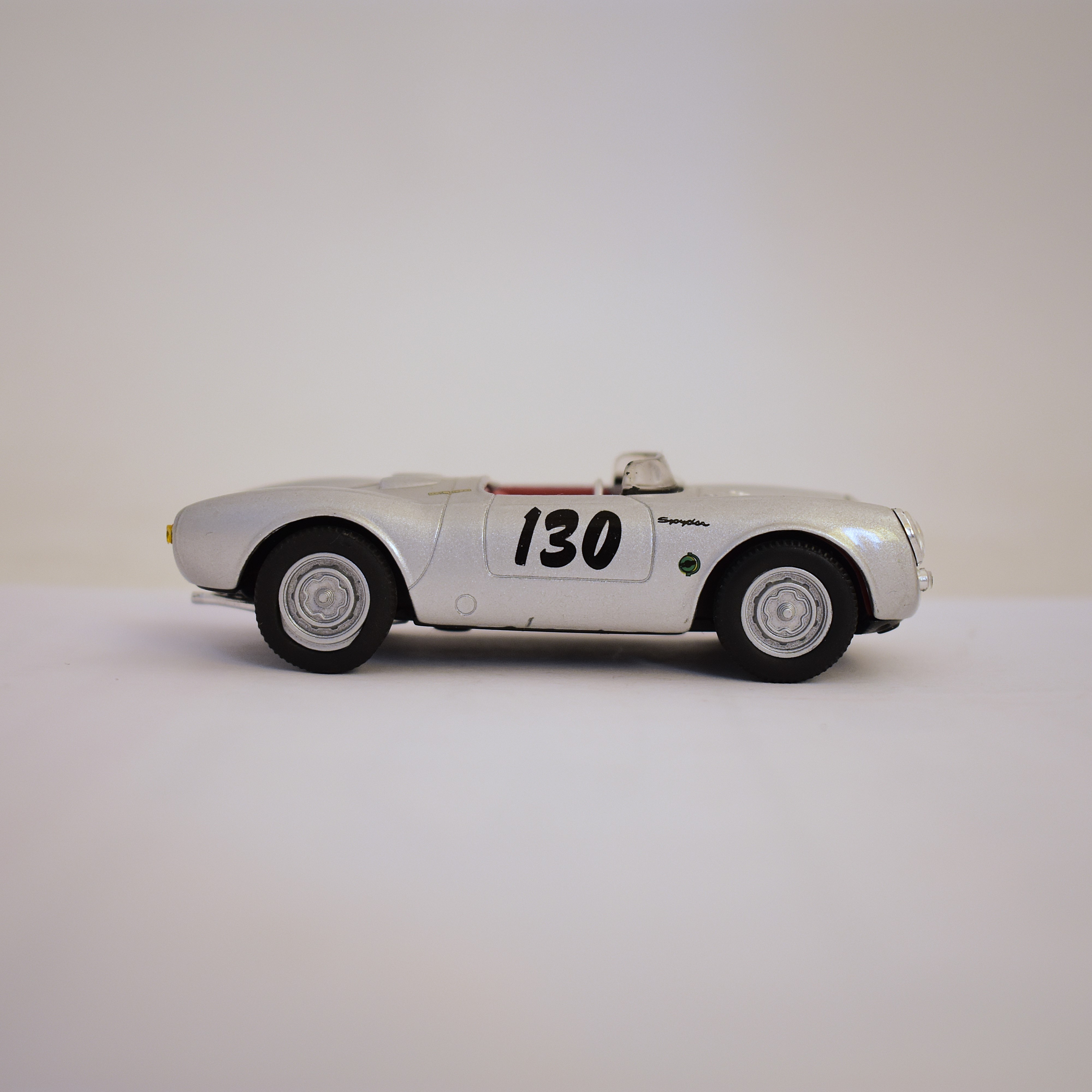 Voir photo 5 de Porsche 550 RS Spider 1955 SOLIDO Porsche 550 RS Spider 1955 SOLIDO Très bon état - Vue 5 -