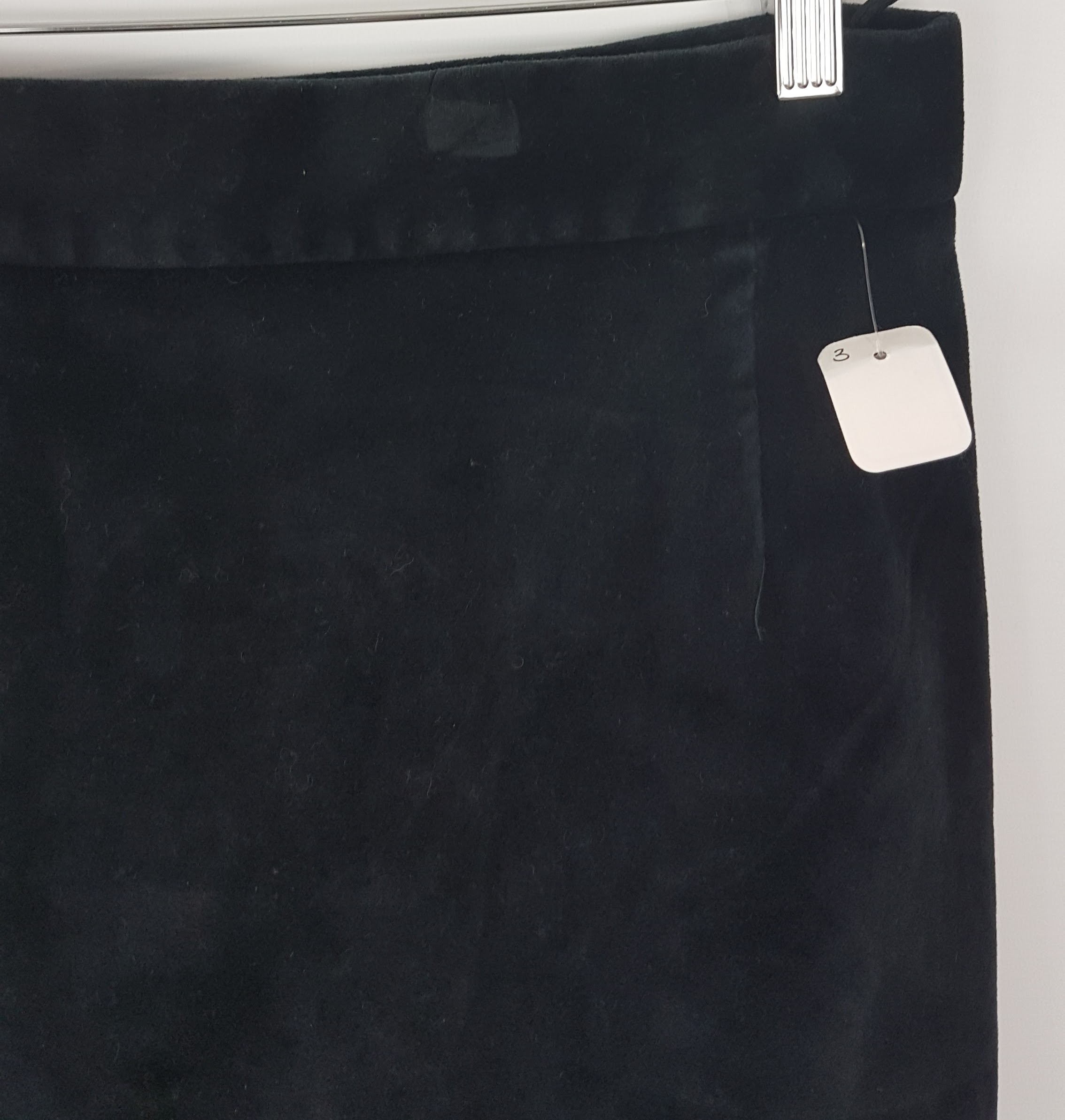 Voir photo 2 de Jupe en velours - Moschino - 36 Jupe en velours - Moschino - 36 Très bon état - Vue 2 -