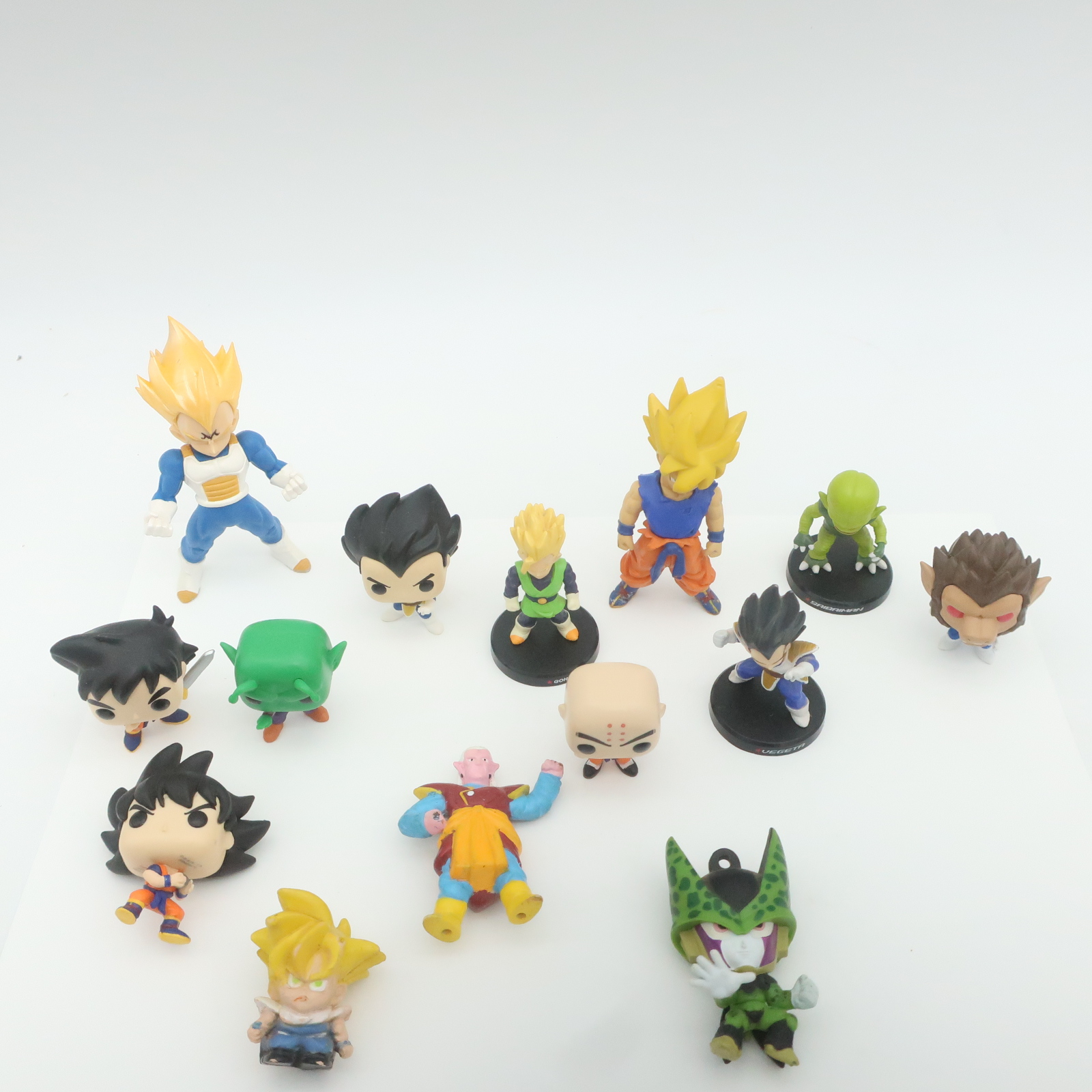 Voir photo 2 de Ensemble de 14 Petites Figurines Dragon Ball Z en plastique Ensemble de 14 Petites Figurines Dragon Ball Z en plastique Bon état - Vue 2 -