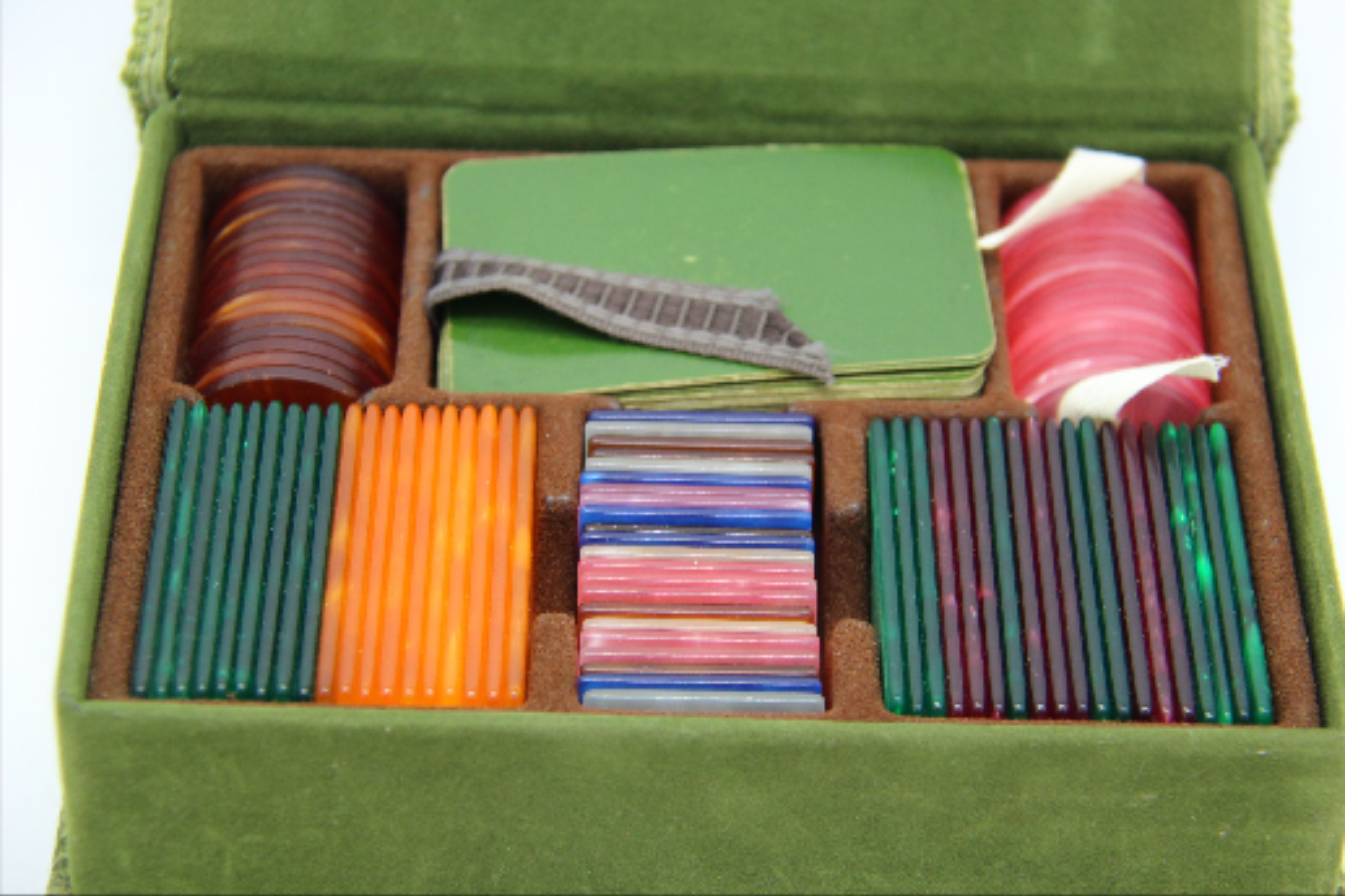 Voir photo 2 de Boite de jeu de belote Boite de jeu de belote Bon état - Vue 2 -