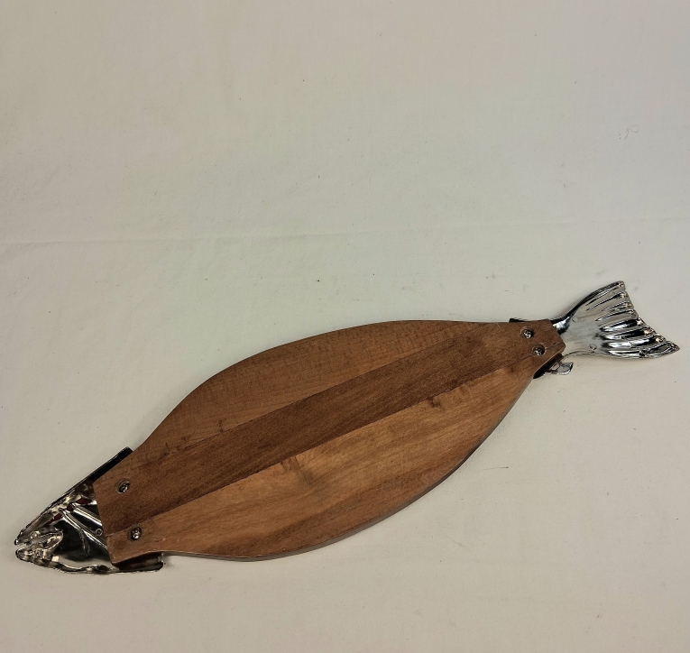 Planche à découper à forme de poisson en bois et métal Très bon état - Vue 2 - 