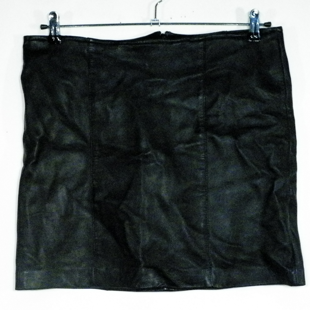 Jupe Noire Taille Estimée 42.  - Vue 2 - 