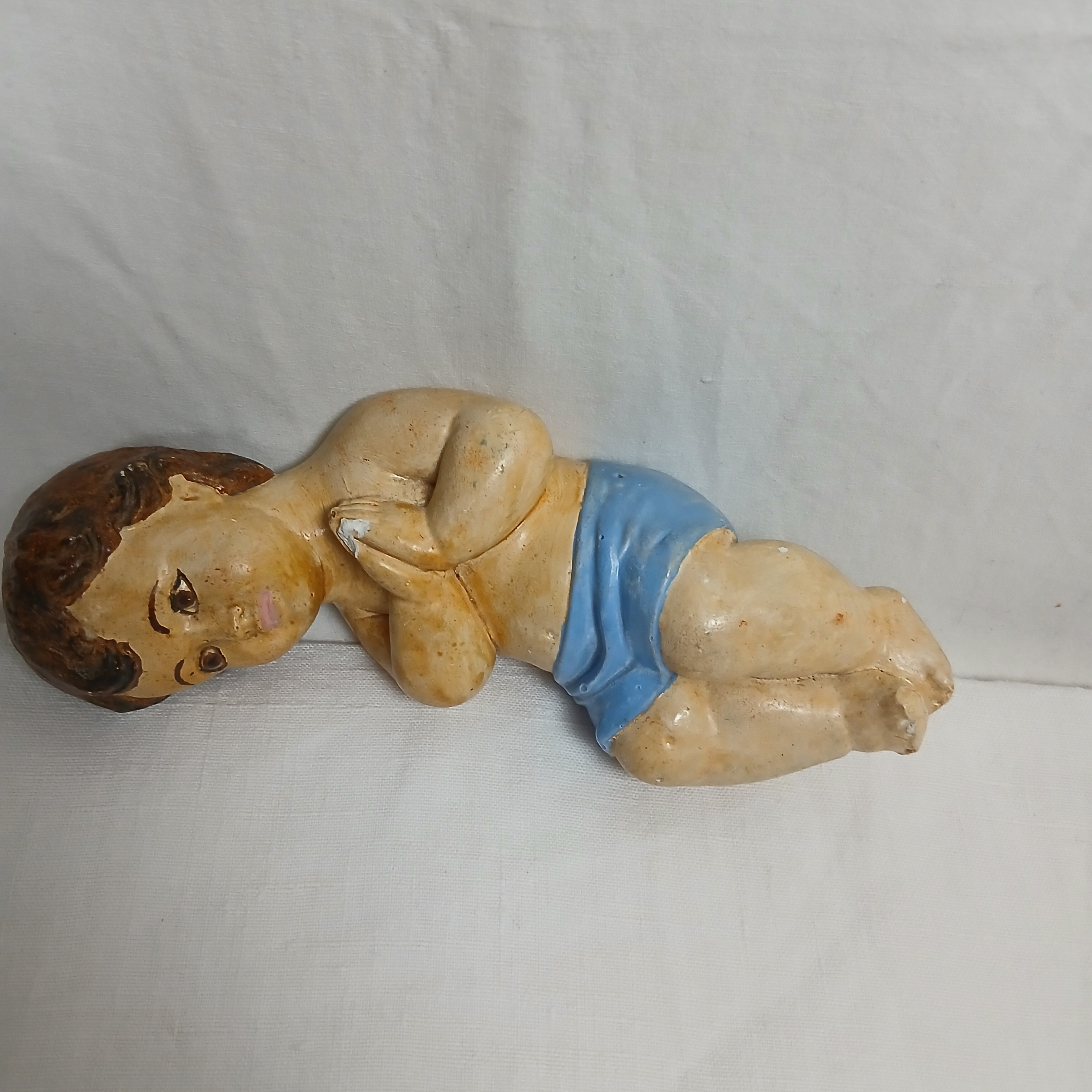 Enfant Jésus en plâtre, peint à l'huile Bon état - Vue 5 - 