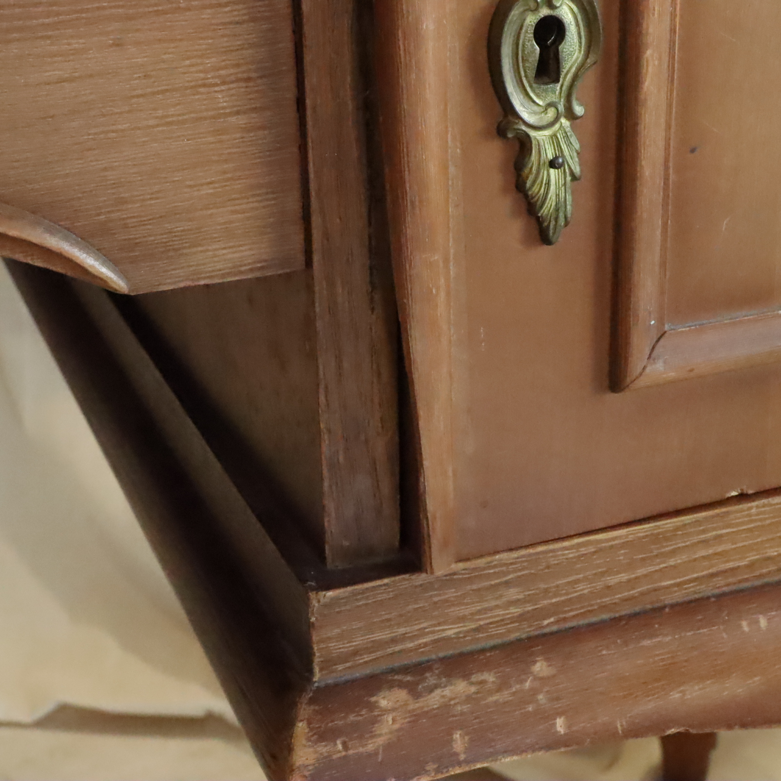 Coiffeuse vintage en bois avec miroir triptyque Bon état - Vue 6 - 