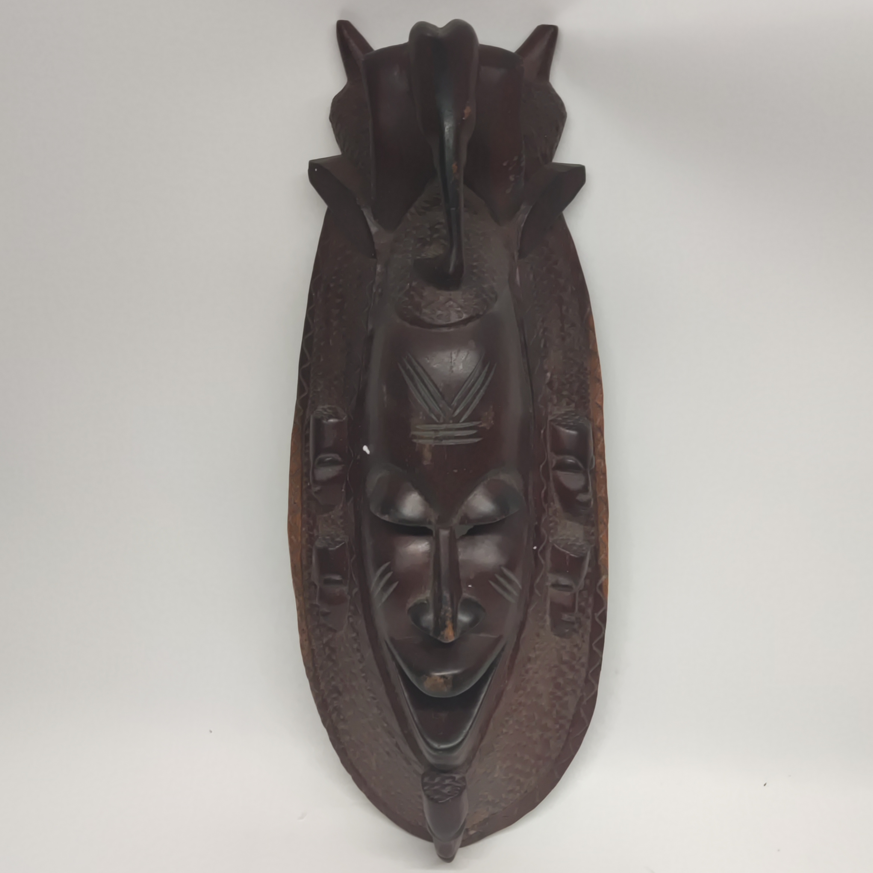 Voir photo 2 de Masque Africain bois Masque Africain bois Très bon état - Vue 2 -
