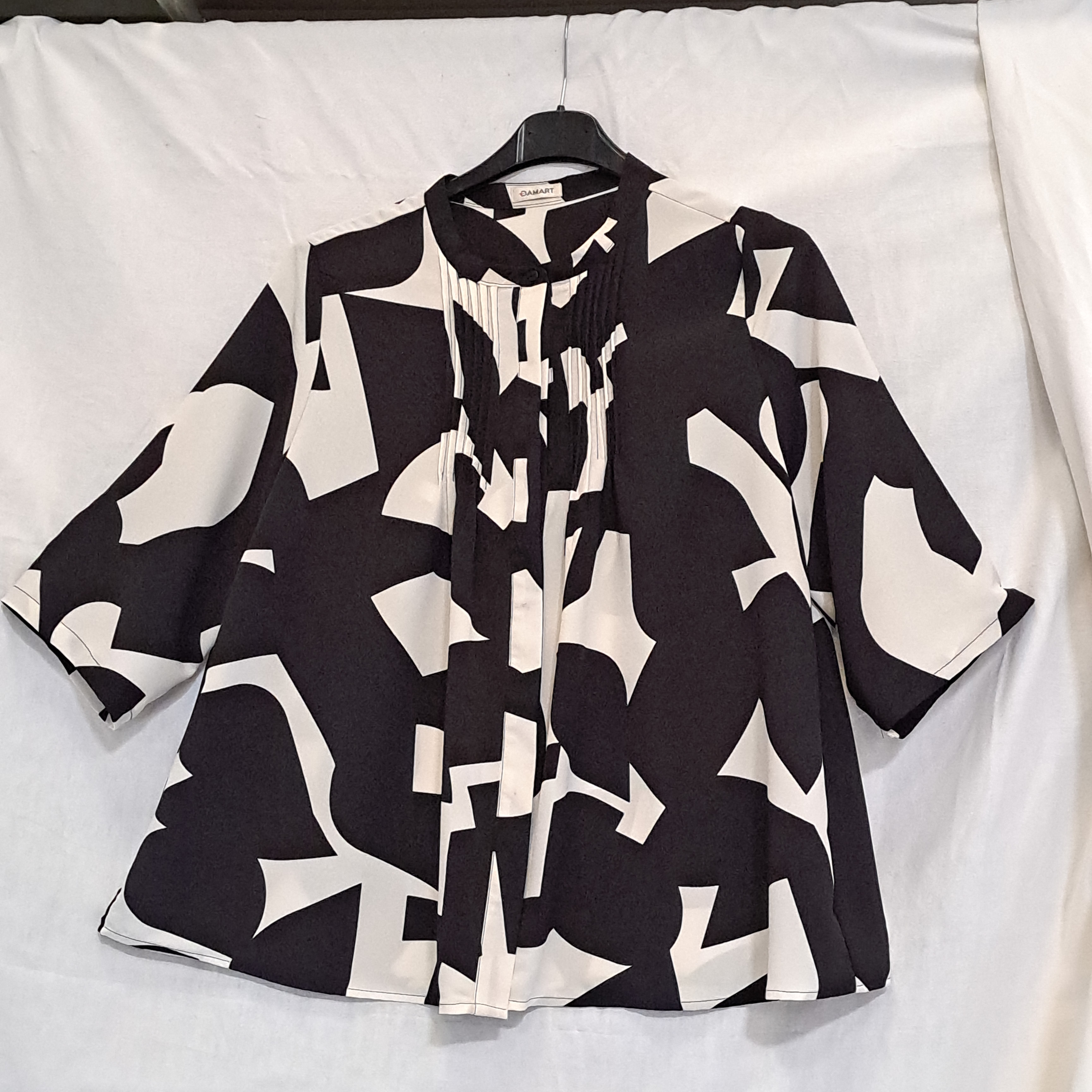 CHEMISIER FEMME NOIR ET BLANC , T46, De Marque "DAMART" en Polyester et Coton;  Très bon état - Vue 4 - 