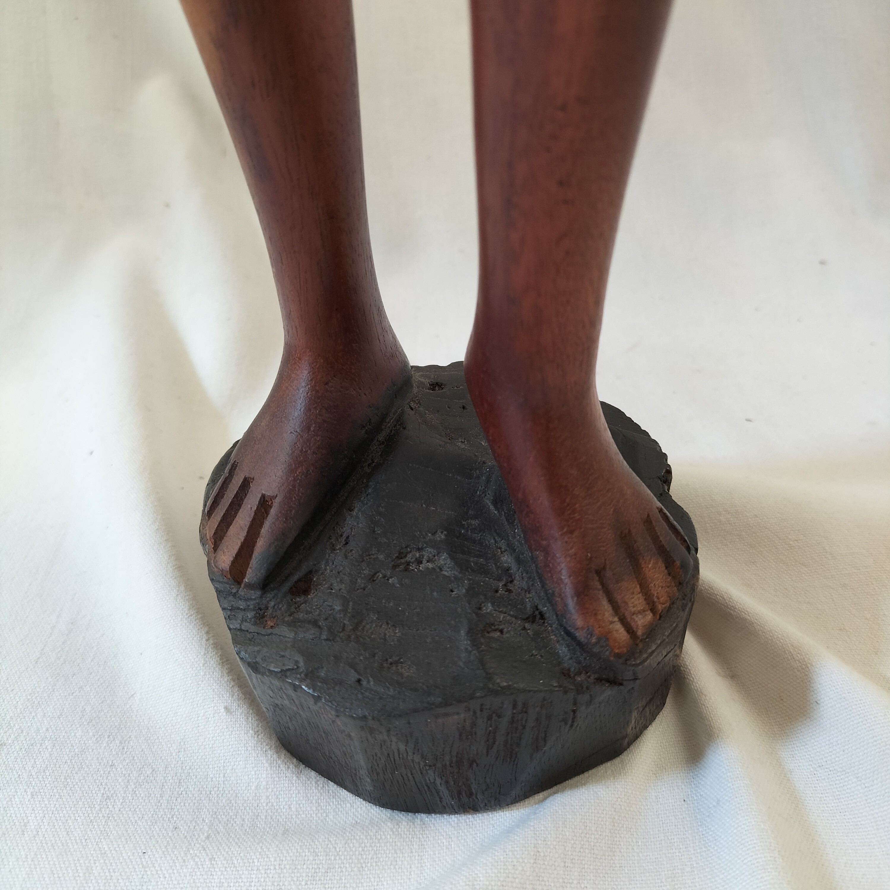 Voir photo 8 de Statue bois massif femme africaine Statue bois massif femme africaine Bon état - Vue 8 -