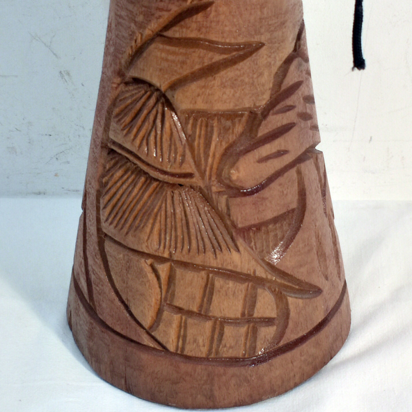 Djembé - Bois Sculpté & Peau de Chèvre Tannée État correct - Vue 8 - 