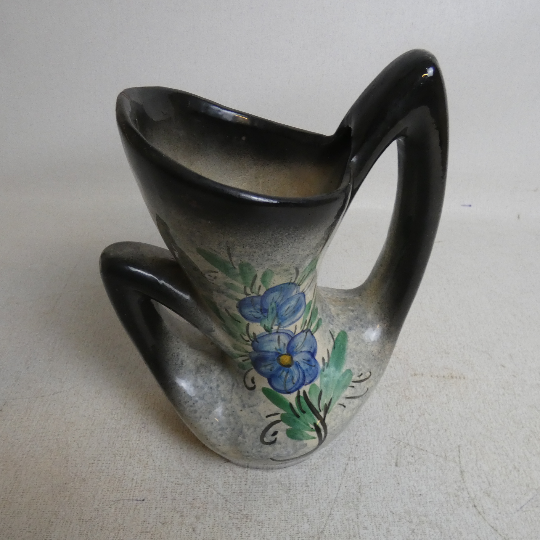 Vase 2 Anses Décor "Fleurs" 19x9x25 cm Bon état -  reconditionné disponible sur Label Emmaüs