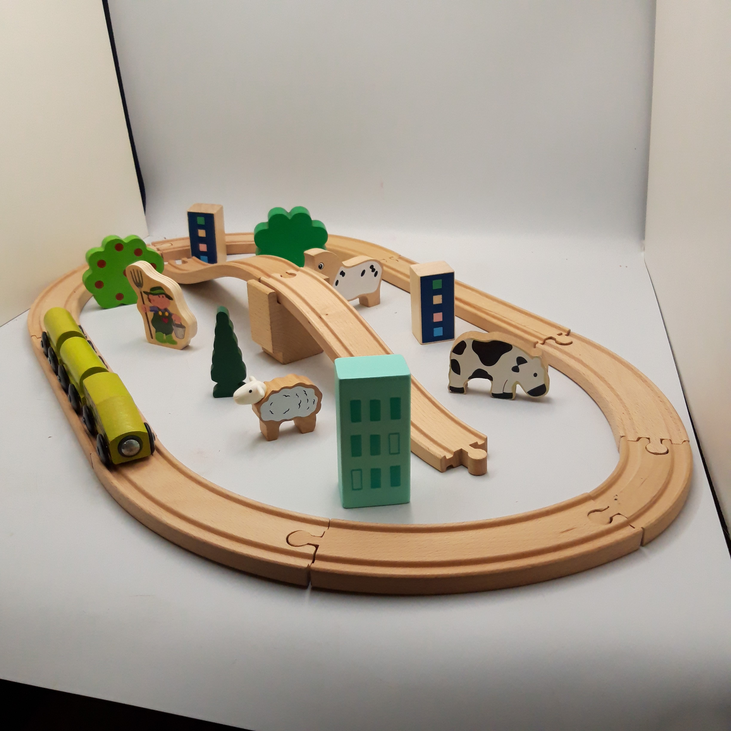 Circuit de train en bois Ikea Bon état - Vue 2 - 