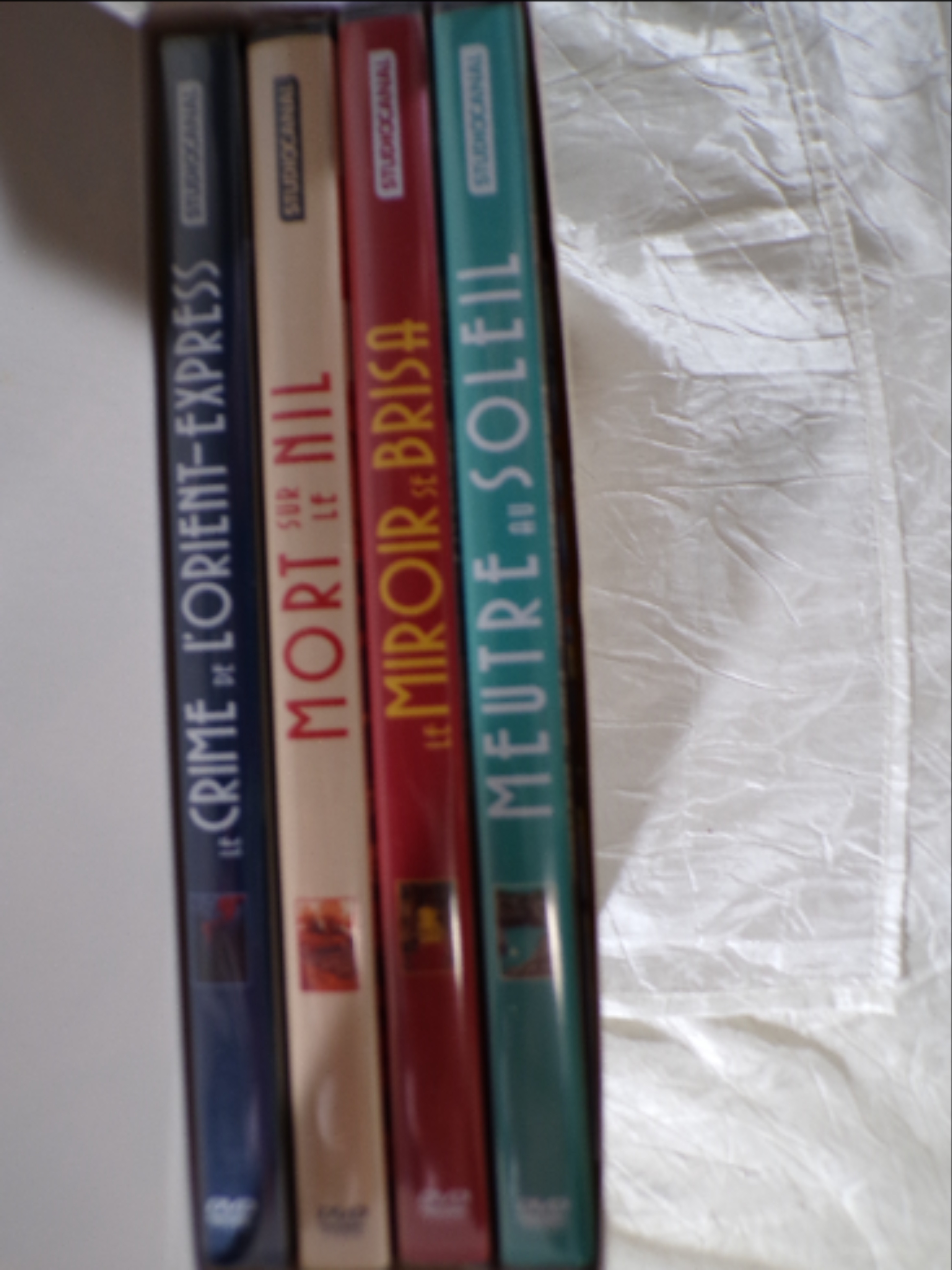 Voir photo 3 de Coffret DVD Agatha Christie Coffret DVD Agatha Christie Très bon état - Vue 3 -