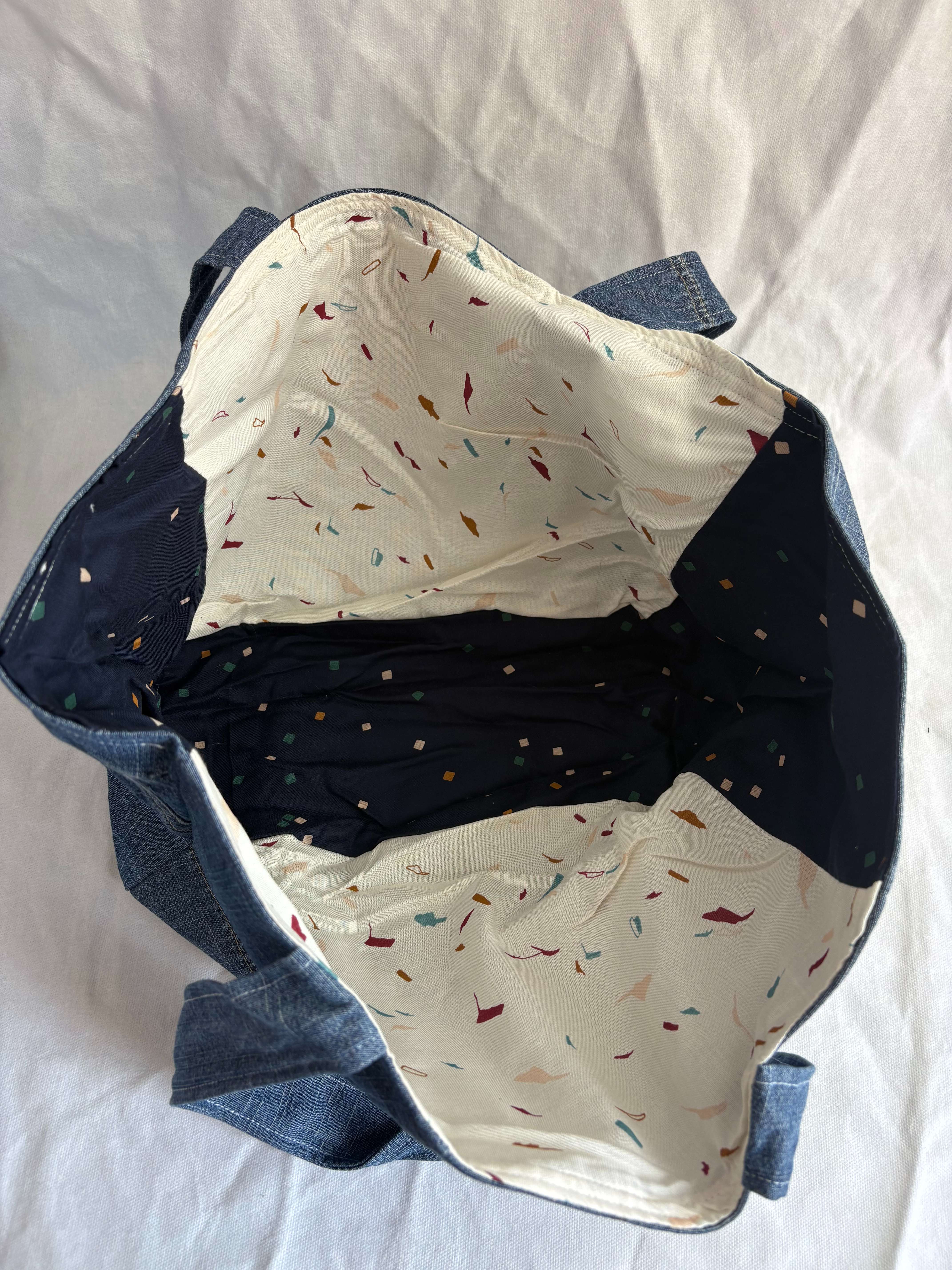 Sac Cabas en Jean et Tissu Upcycling - Photo 1