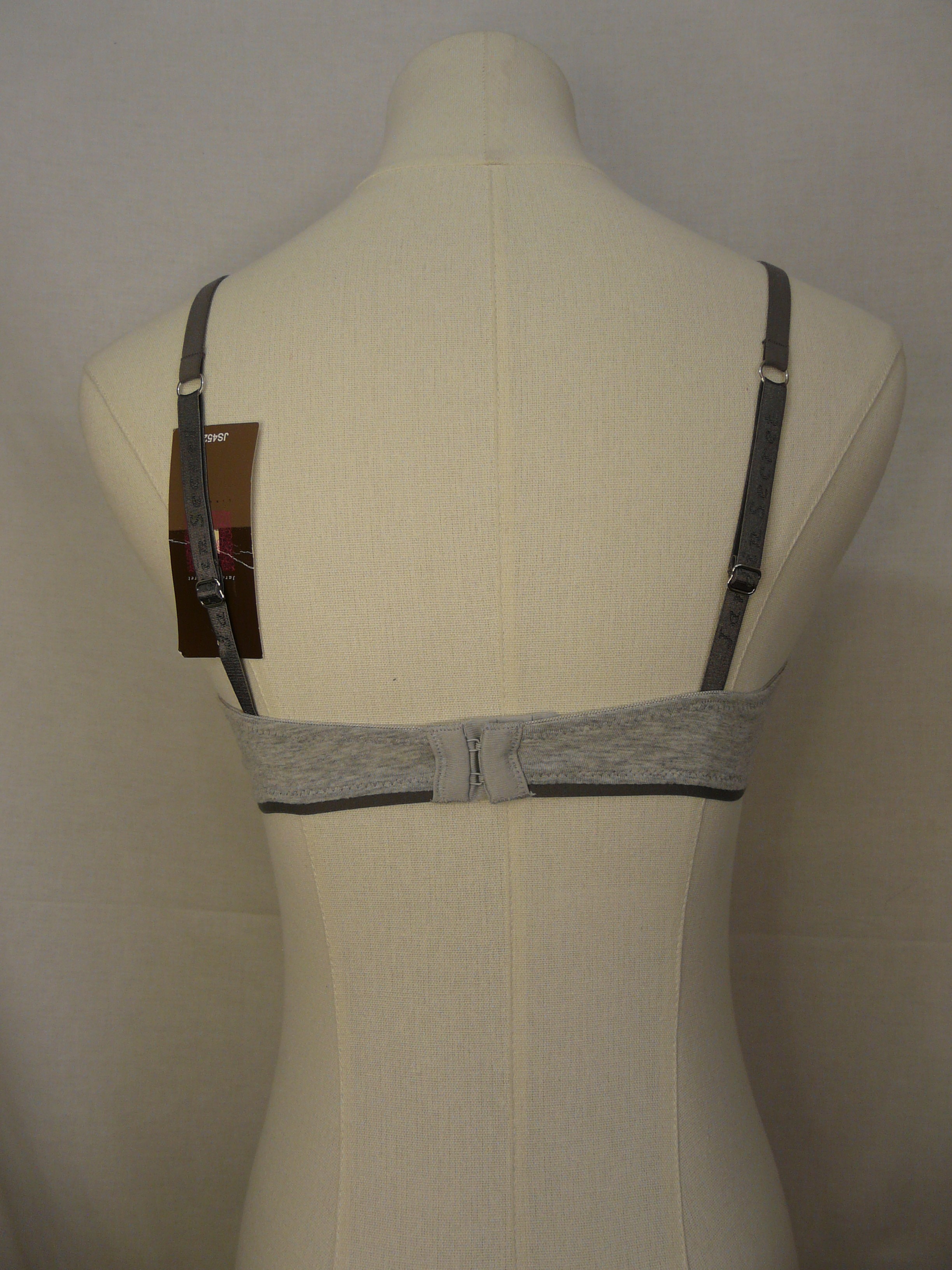 Voir photo 9 de L54 - Lot de soutien-gorge - Jardin Secret - Taille 90B L54 - Lot de soutien-gorge - Jardin Secret - Taille 90B Comme neuf - Vue 9 -