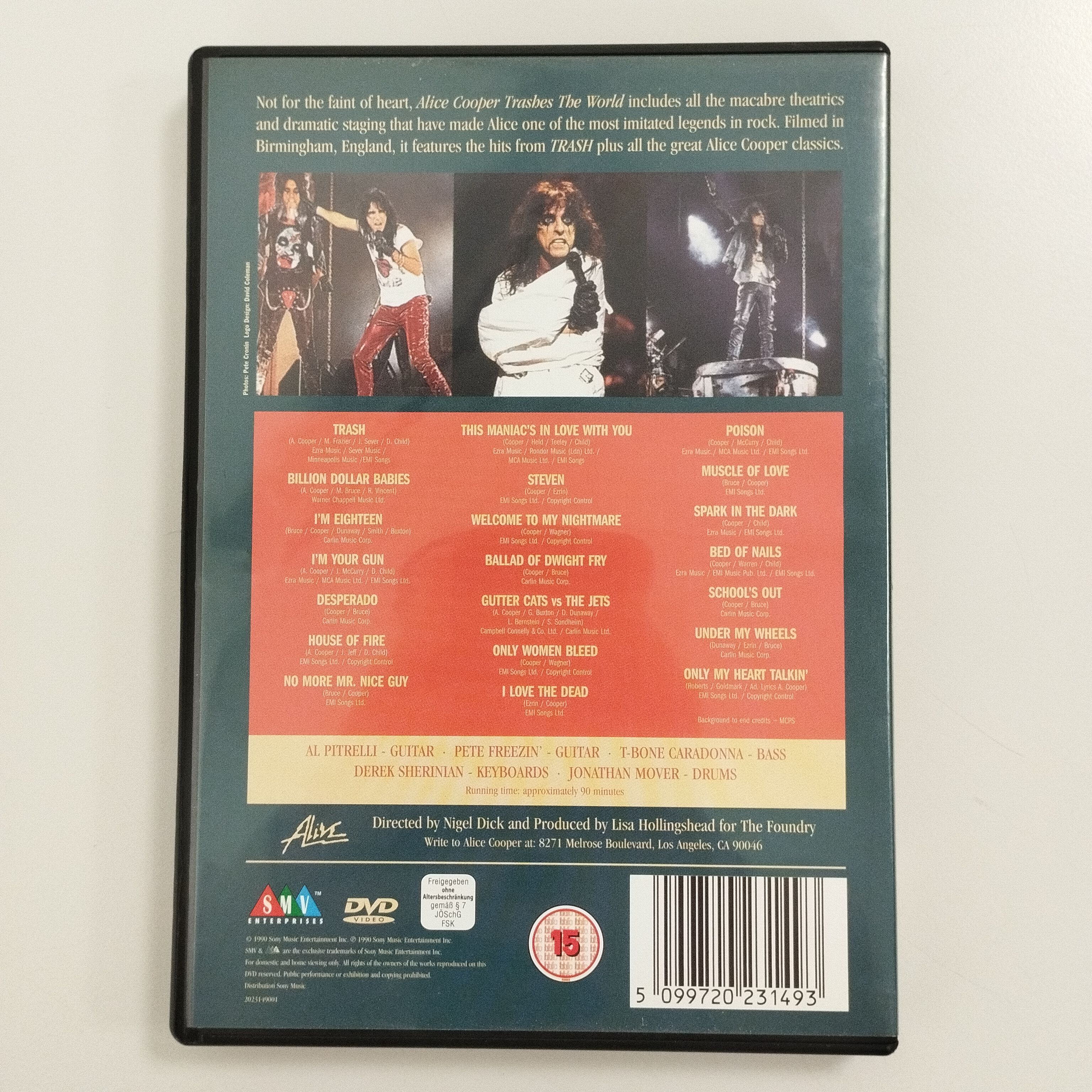 Voir photo 3 de Lot de 2 DVD musicaux hard rock : Alice Cooper Trashes the World / Alice Cooper Live at Montreux Lot de 2 DVD musicaux hard rock : Alice Cooper Trashes the World / Alice Cooper Live at Montreux Comme neuf - Vue 3 -