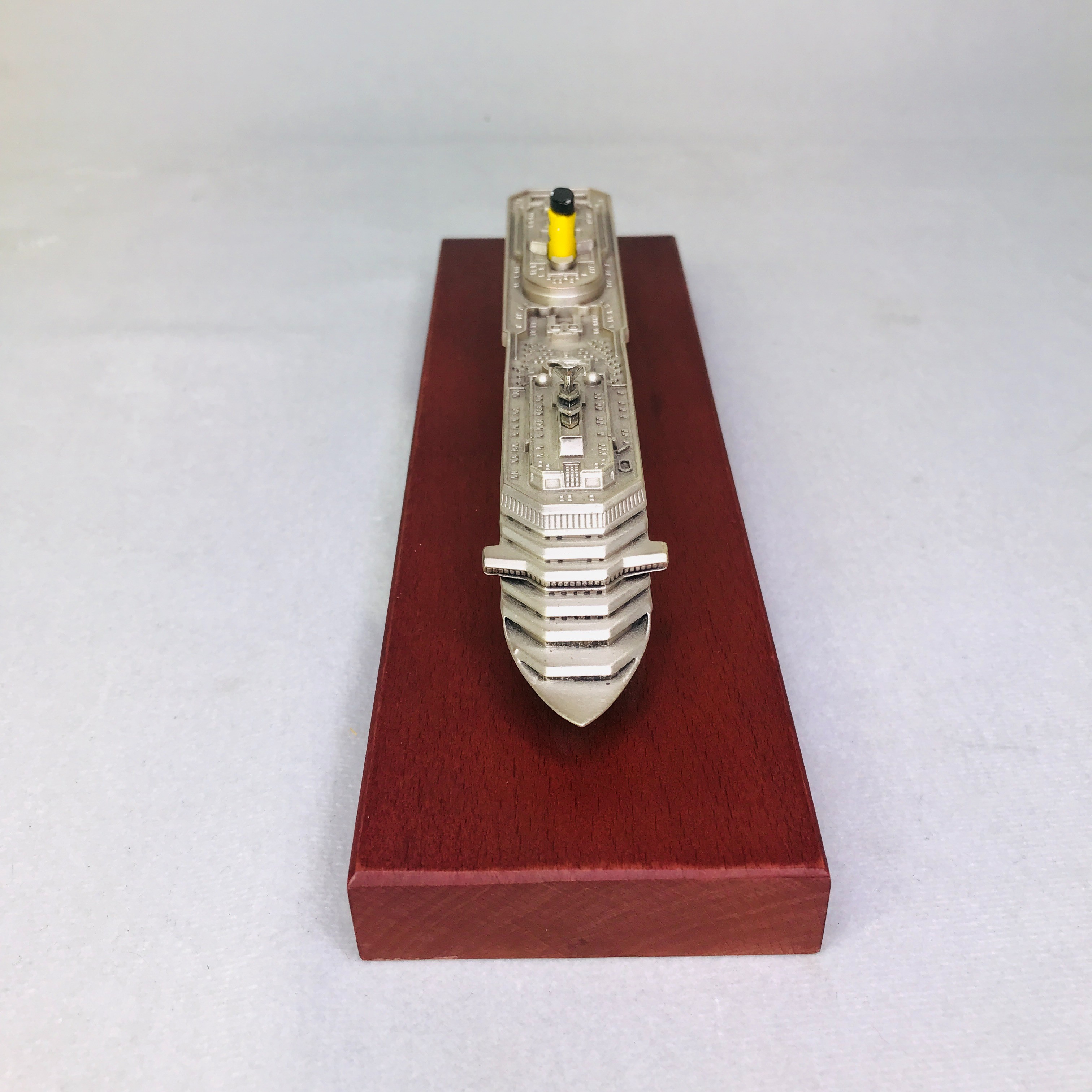 Maquette de bateau en métal - Costa Magica Très bon état - Vue 2 - 
