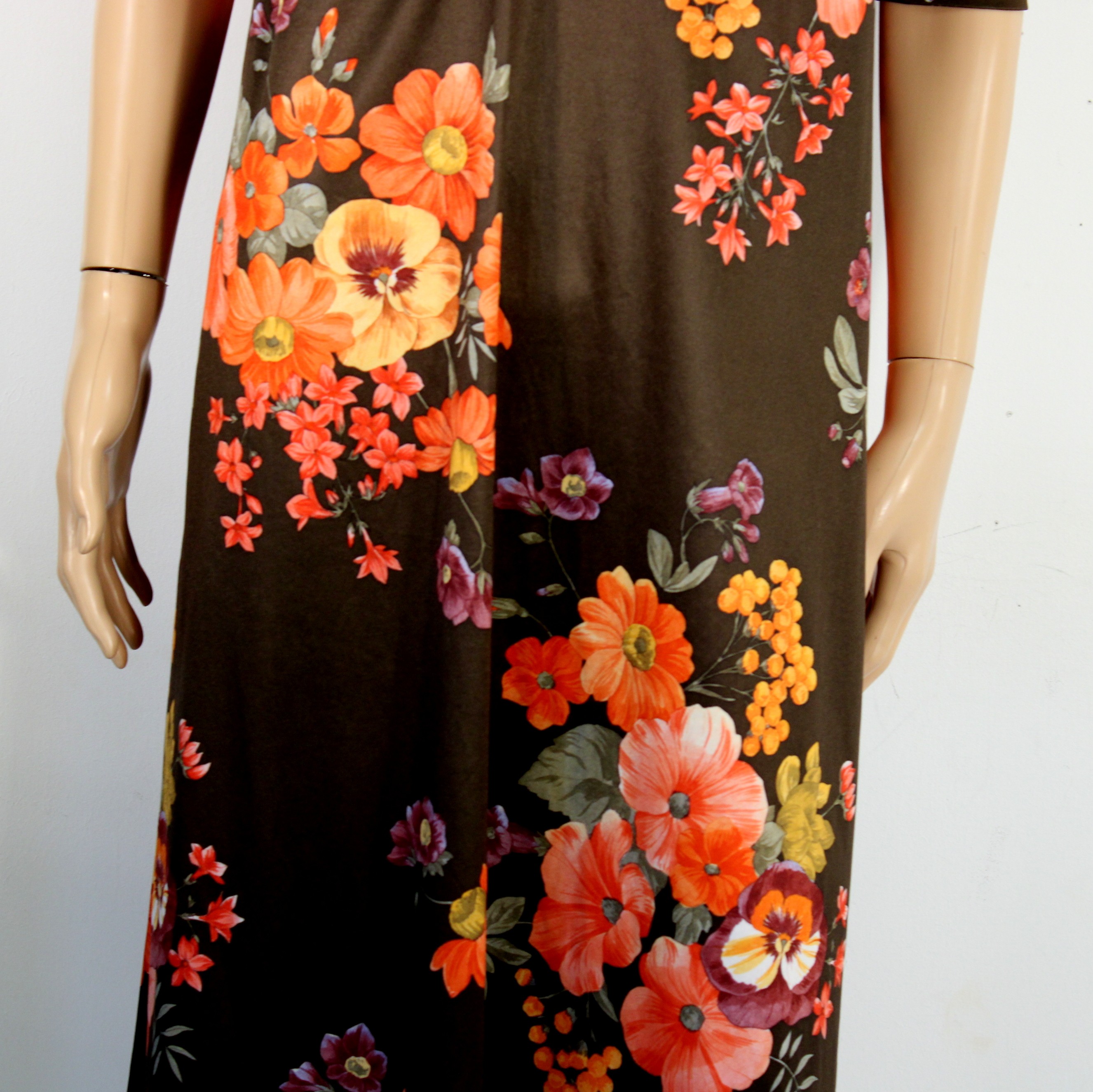 Voir photo 7 de Robe Vintage Marron Fleurie Orange Taille Estimée XL Robe Vintage Marron Fleurie Orange Taille Estimée XL - Vue 7 -