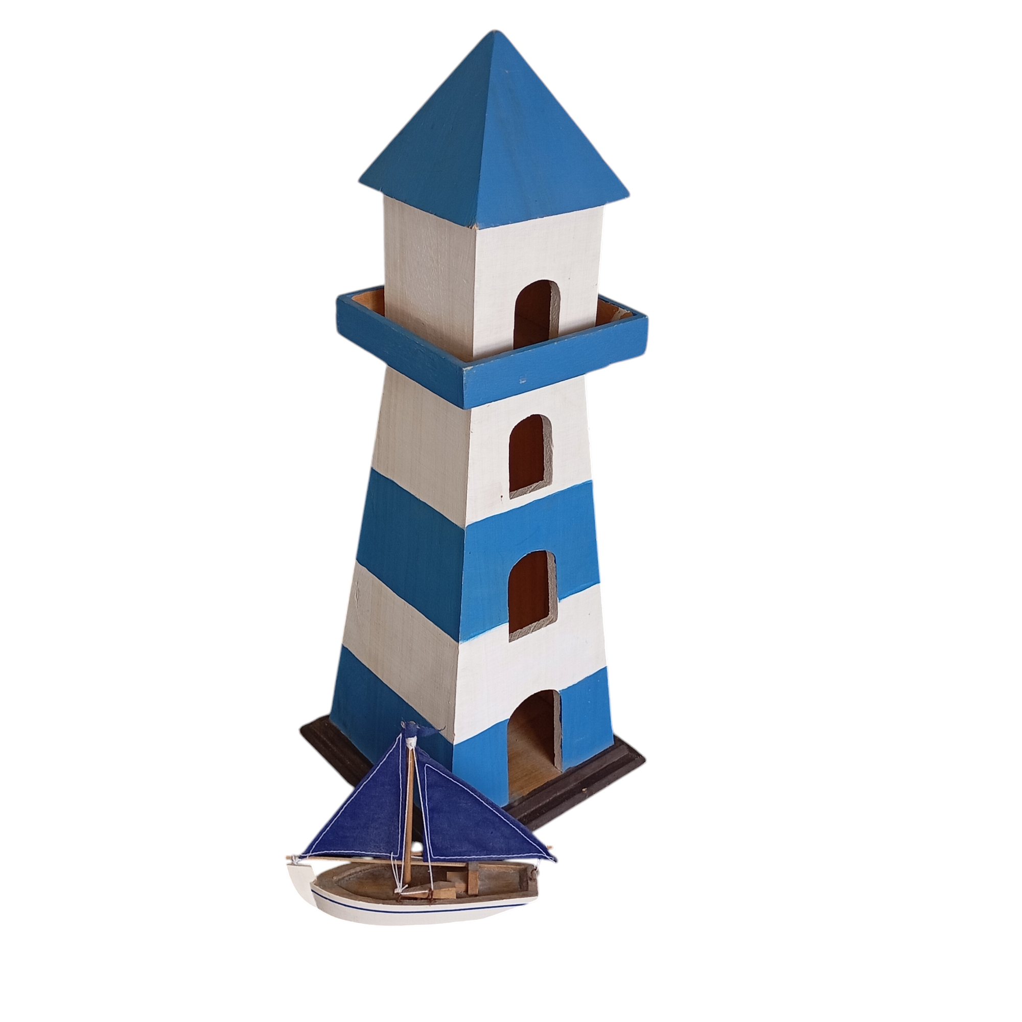 Phare en bois avec son petit bateau à voiles - Photo 1