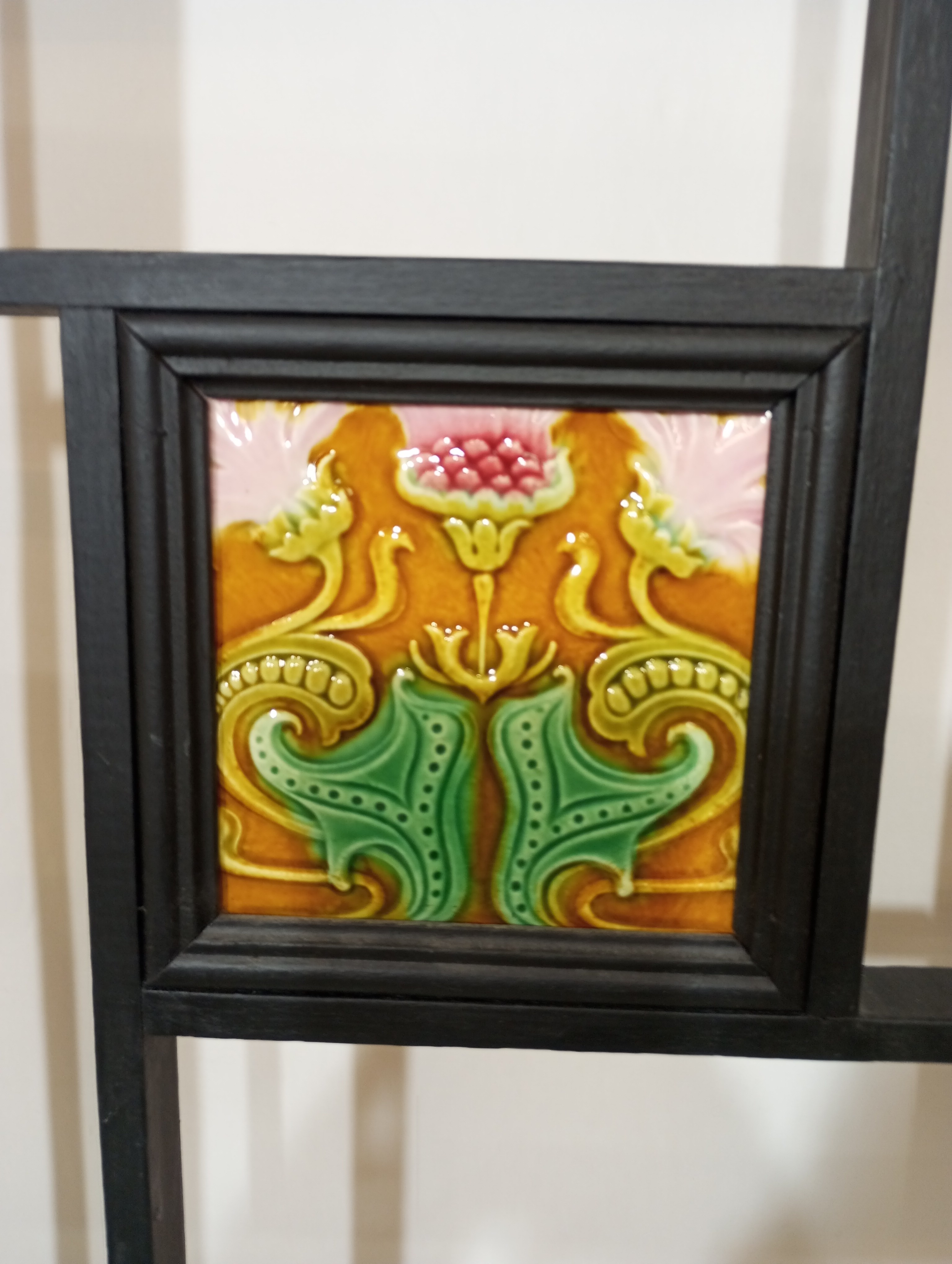 Porte manteau et parapluie 2 carreaux de ciramiqueet miroir bisauté noir structure en bois et 6 pateres État correct - Vue 4 - 