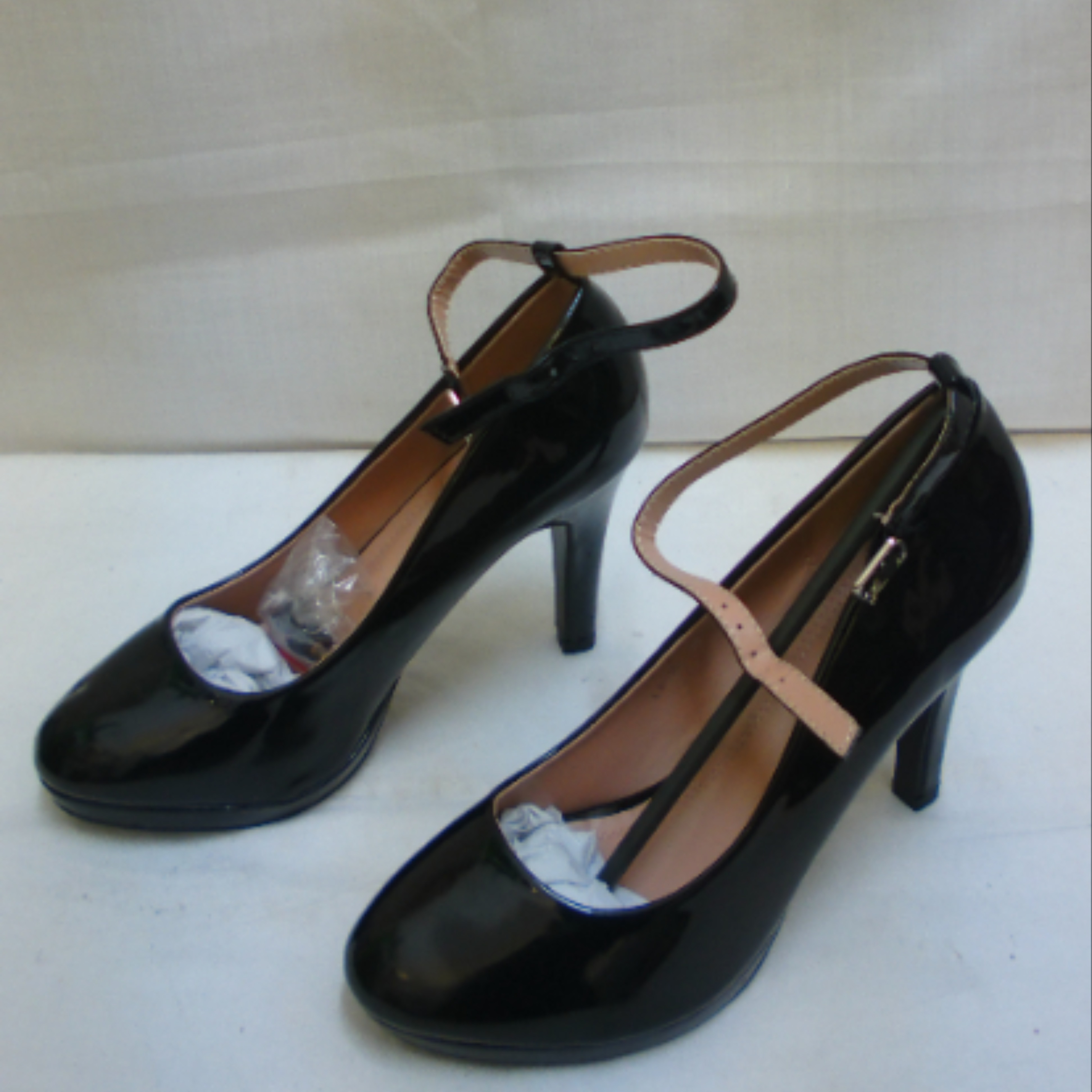 Voir photo 2 de Chaussure à talons CHLONA, vernies noir, Pointure 38 Chaussure à talons CHLONA, vernies noir, Pointure 38 Très bon état - Vue 2 -