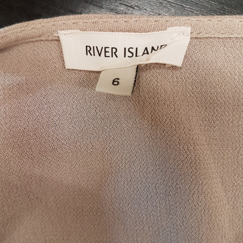 Voir photo 5 de Tunique beige à lacets - RIVER ISLAND - taille 36 estimée Tunique beige à lacets - RIVER ISLAND - taille 36 estimée Bon état - Vue 5 -