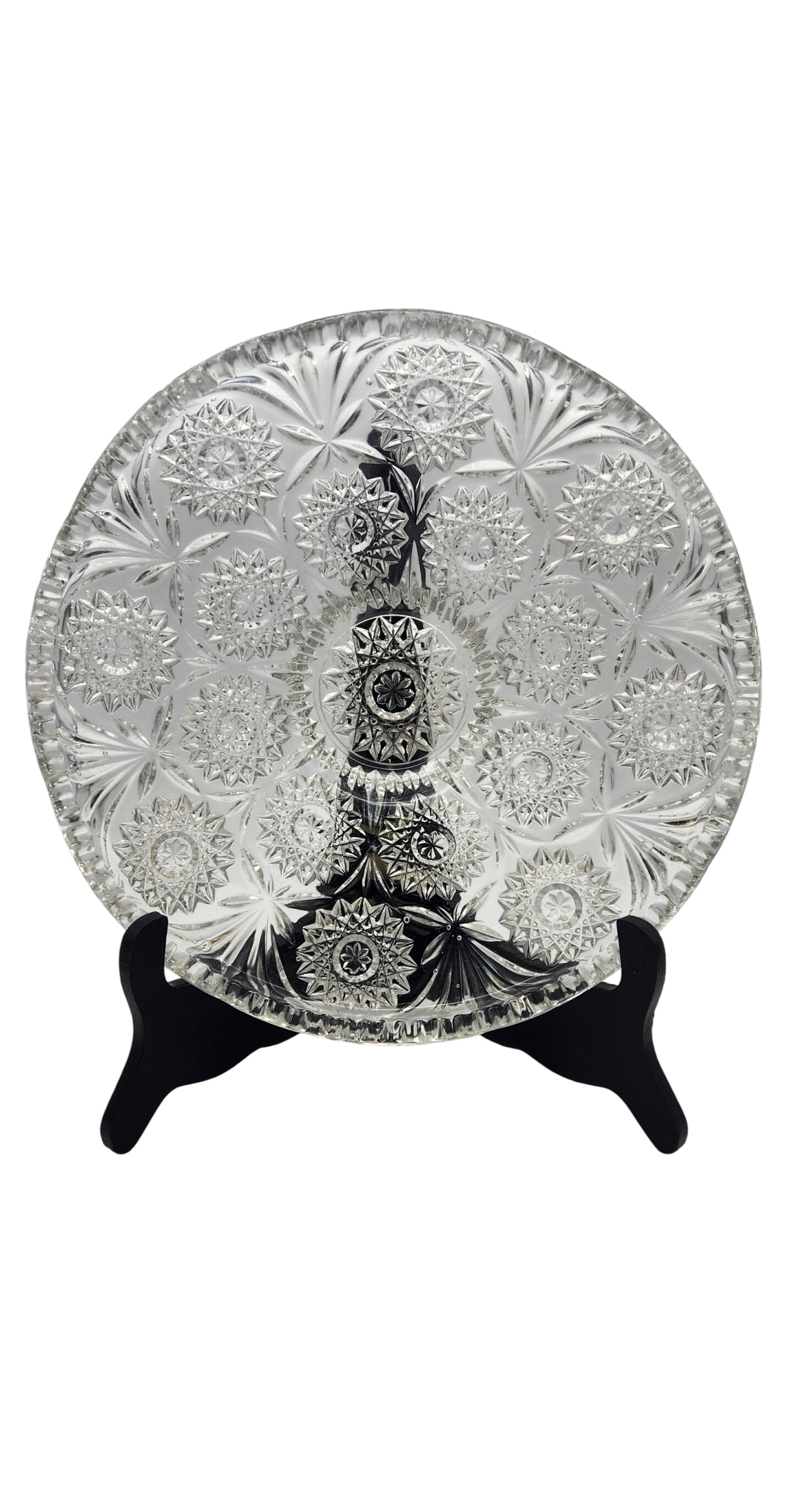 Acheter Grande coupe à fruits en verre cristallin rétro Très bon état - 18,00 € Grande coupe à fruits en verre cristallin rétro Très bon état - reconditionné disponible sur Label Emmaüs