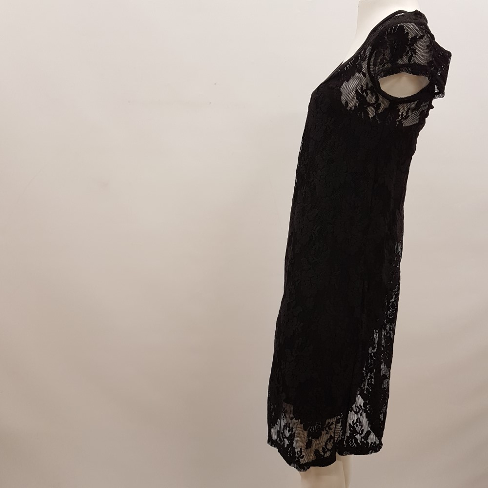 Robe noire en dentelle avec son fond de robe - LA REDOUTE - taille 34/36 Très bon état - Vue 2 - 