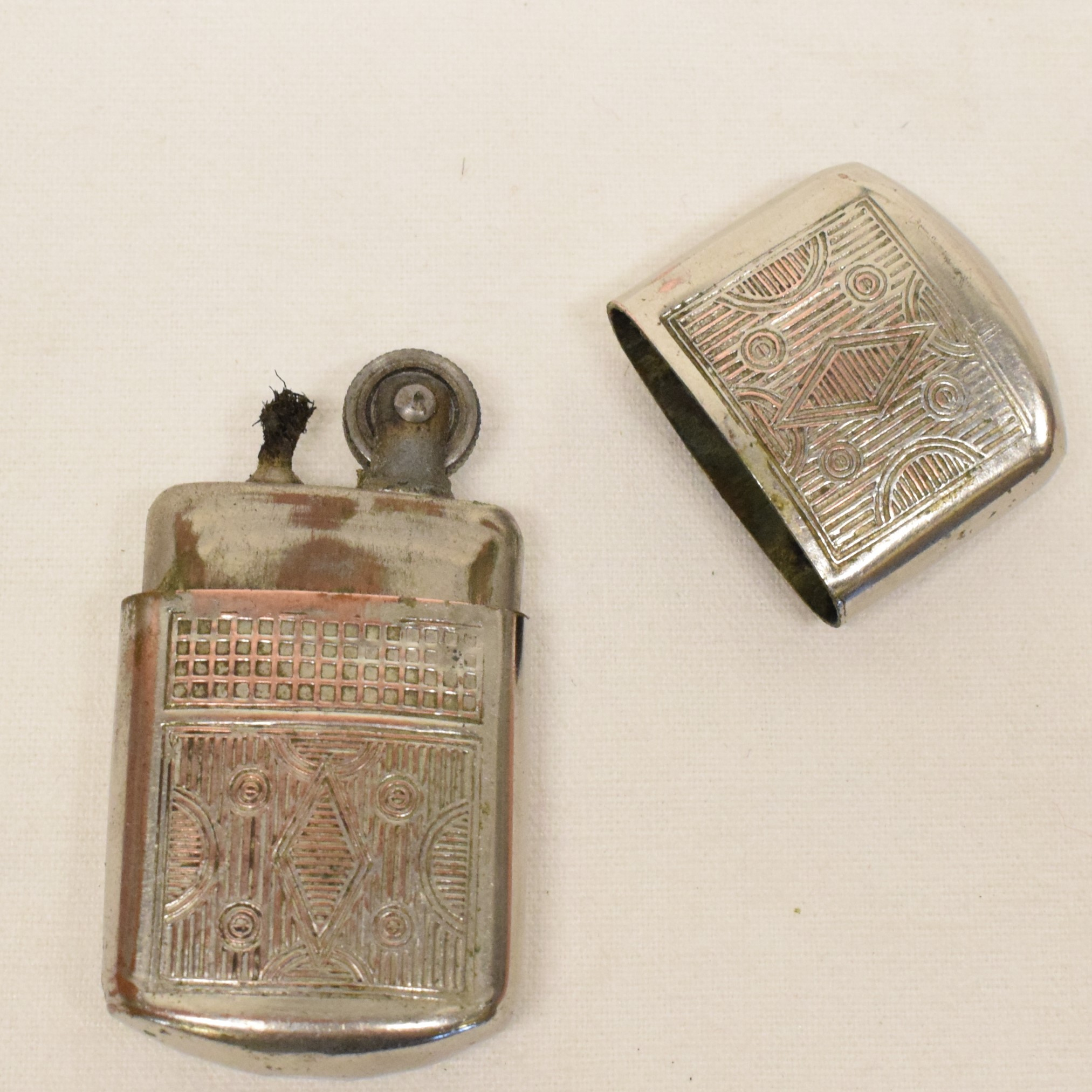 Ancien briquet à essence à mèche et roulette d'amorçage - État correct - Photo 4