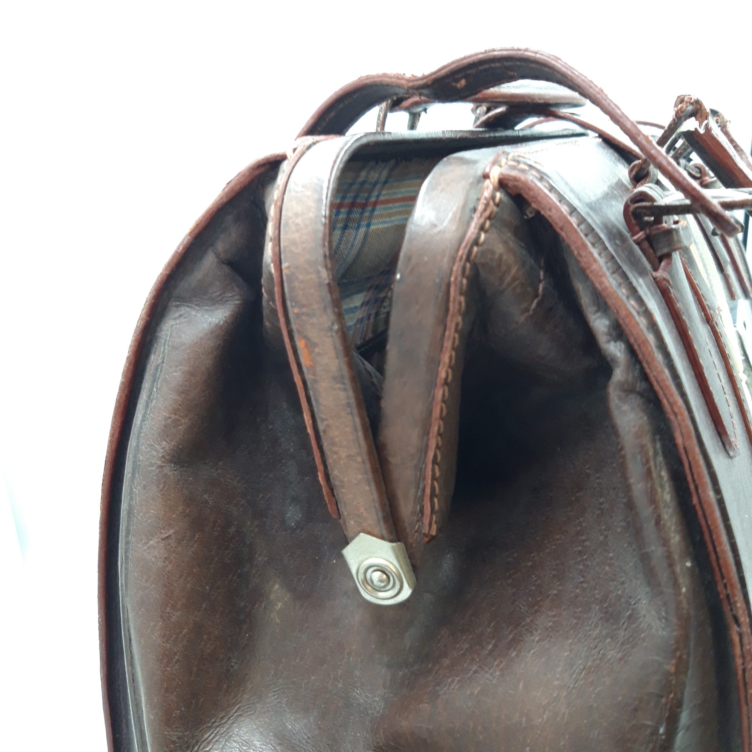 Mallette de voyage à clés en cuir véritable marron Bon état - Vue 4 - 