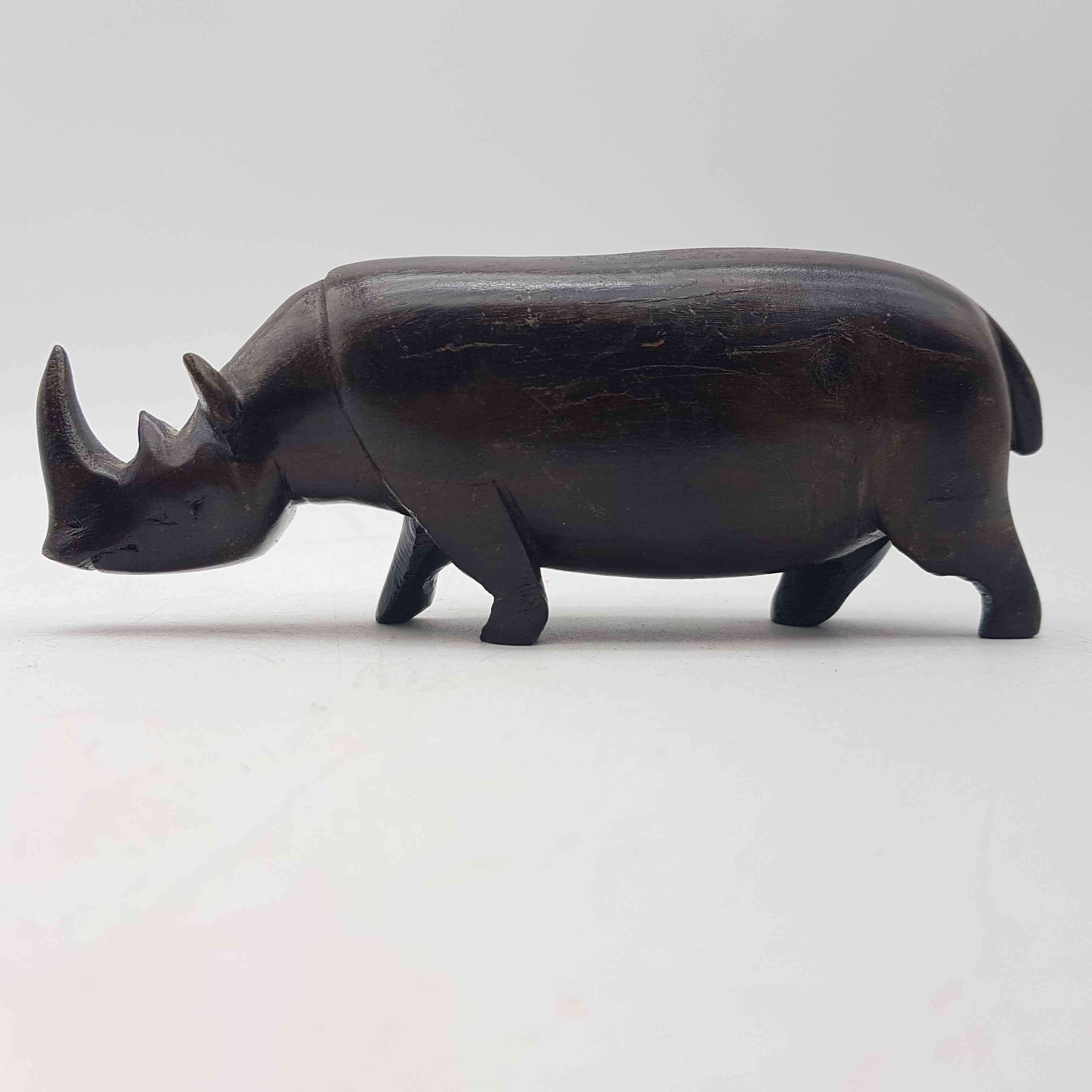 Rhinocéros en bois massif - Photo 1
