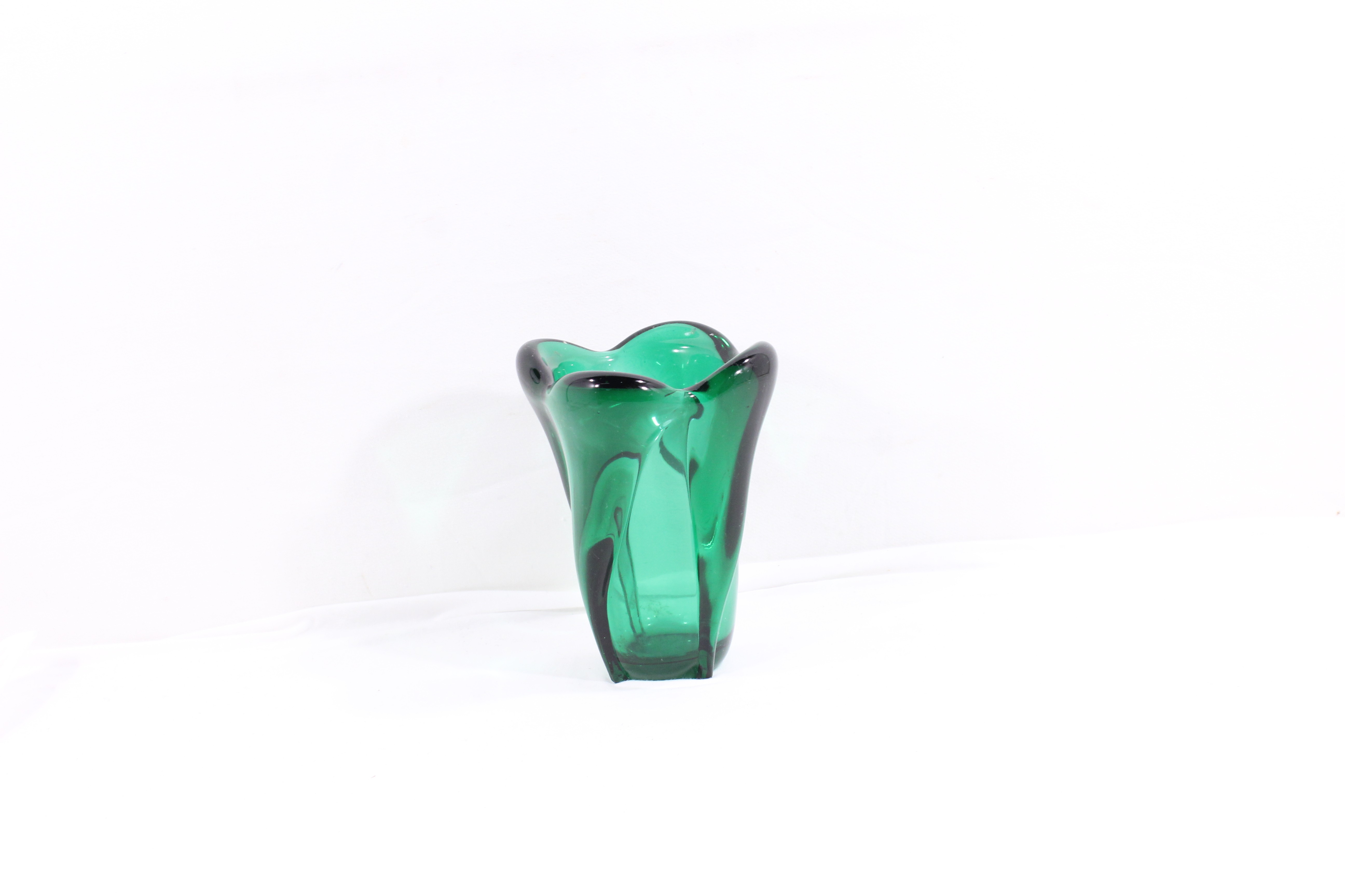 Vase en cristal verte / Style Art Déco - Années 60 Bon état - Vue 4 - 