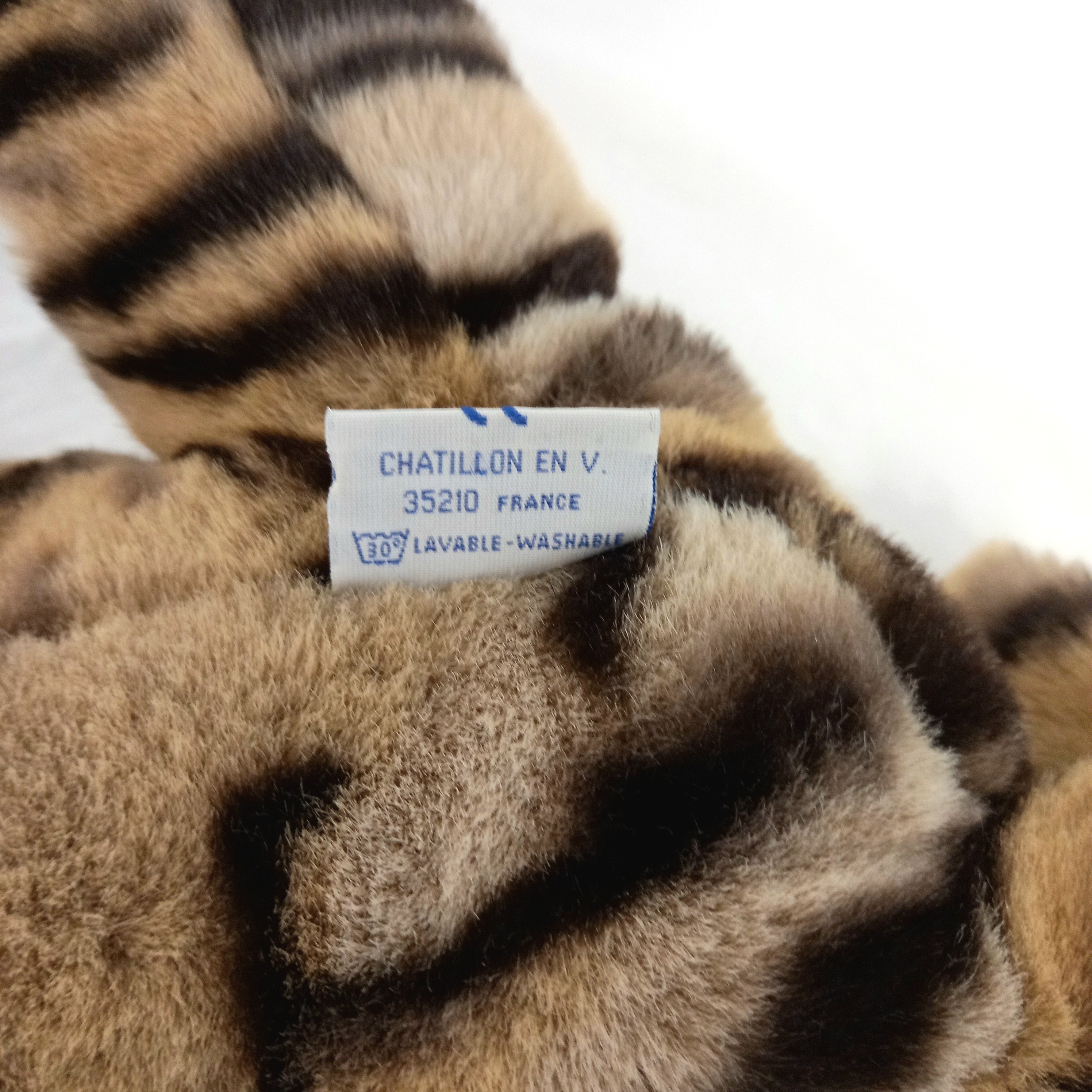 Voir photo 9 de La pelucherie Paris Tigre La pelucherie Paris Tigre Bon état - Vue 9 -