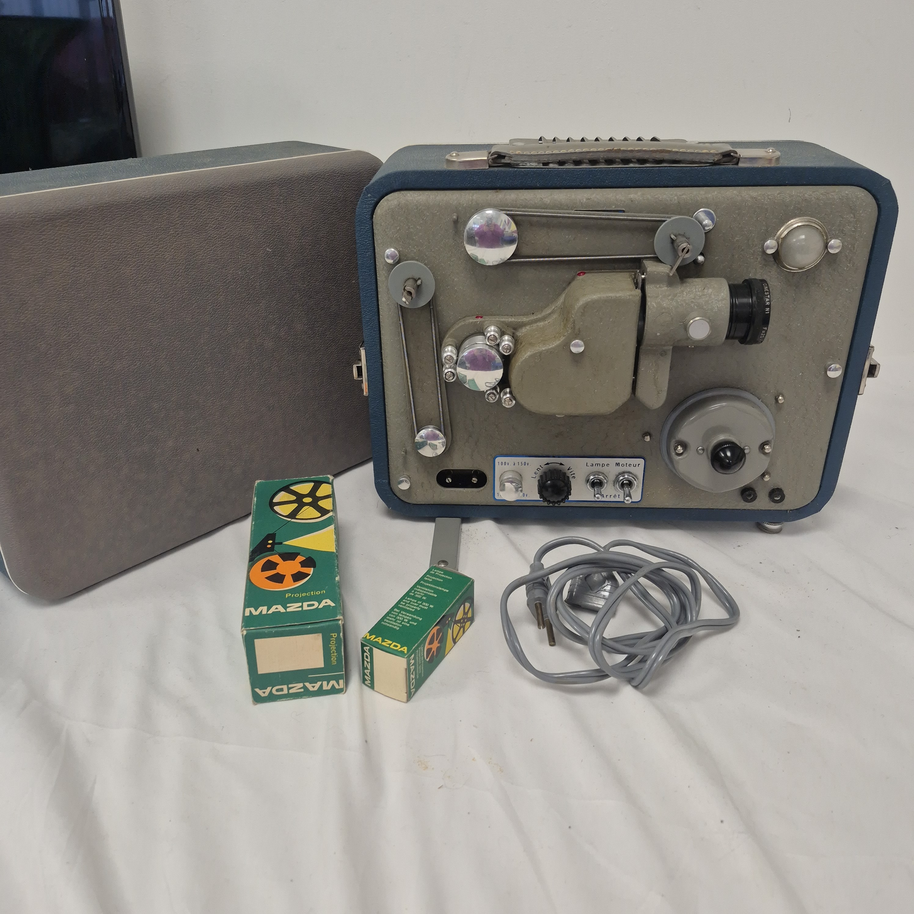 Ancien projecteur de film super 8 - Très bon état - Photo 4