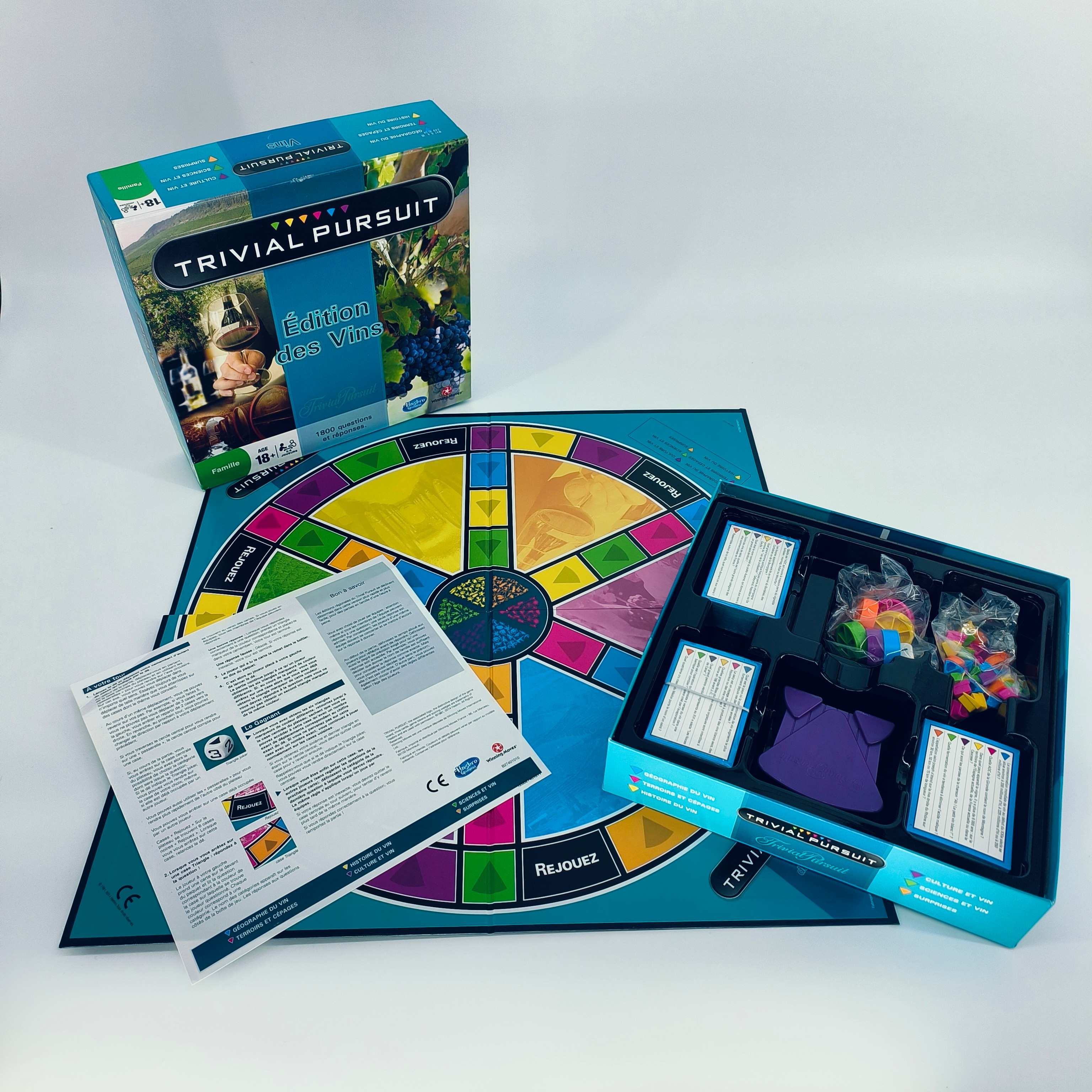 Voir photo 3 de Jeu de société-Trivial Pursuit-édition des vins-Hasbro gaming Jeu de société-Trivial Pursuit-édition des vins-Hasbro gaming - Vue 3 -