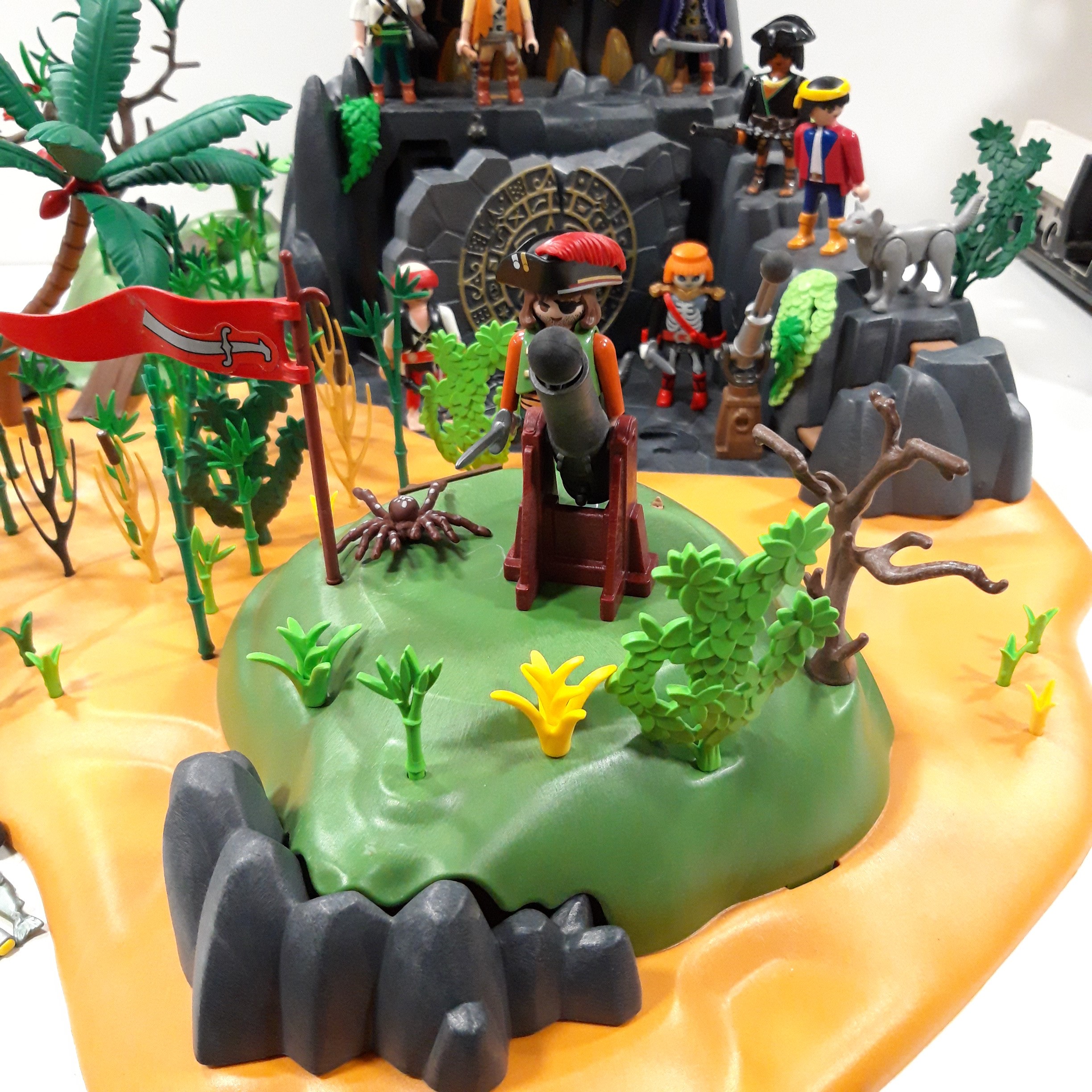 Playmobil 'Grande île mystérieuse des pirates' référence 5134, 30 pièces + Bon état - Vue 4 - 