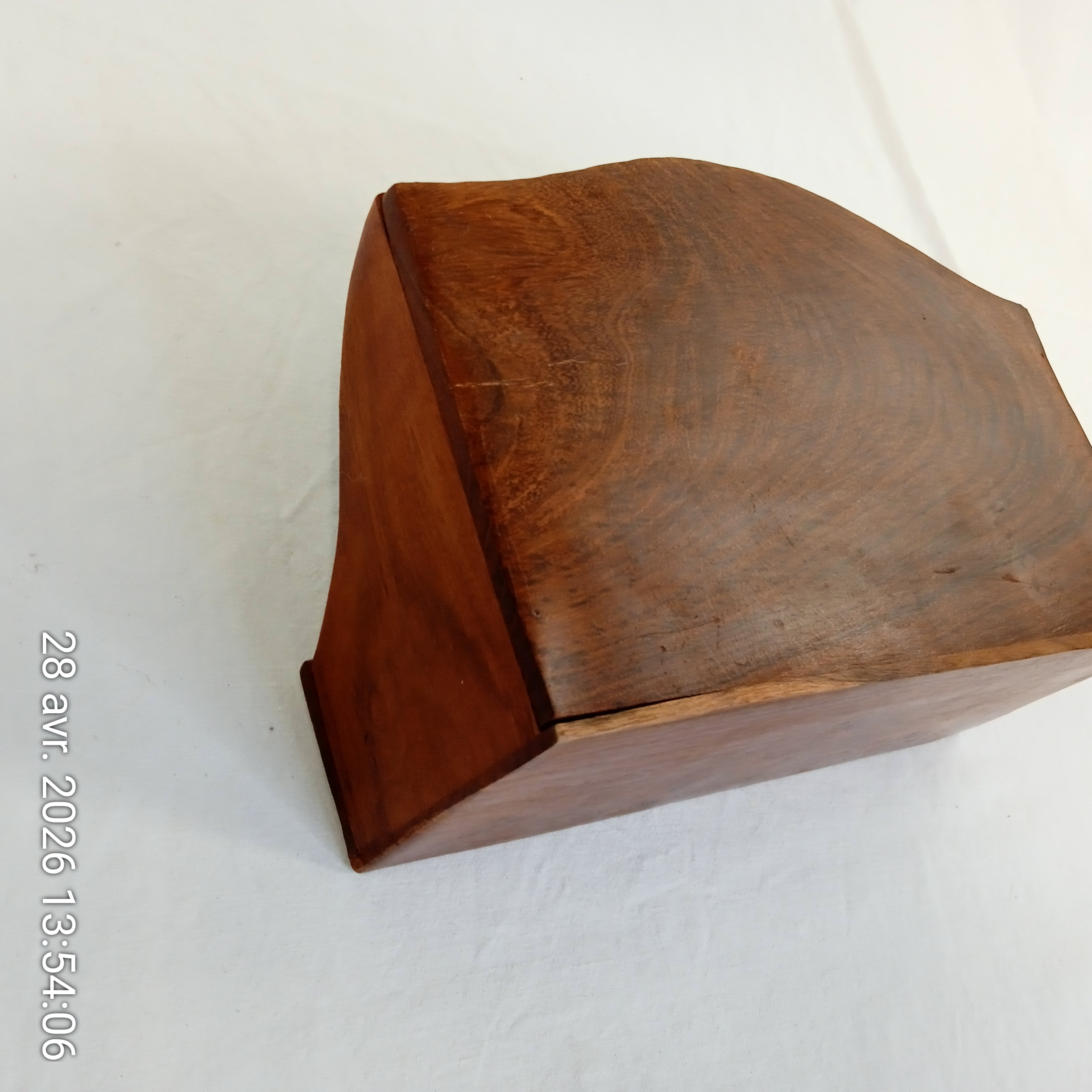 Porte courrier Vintage en bois exotique et laiton Très bon état - Vue 4 - 