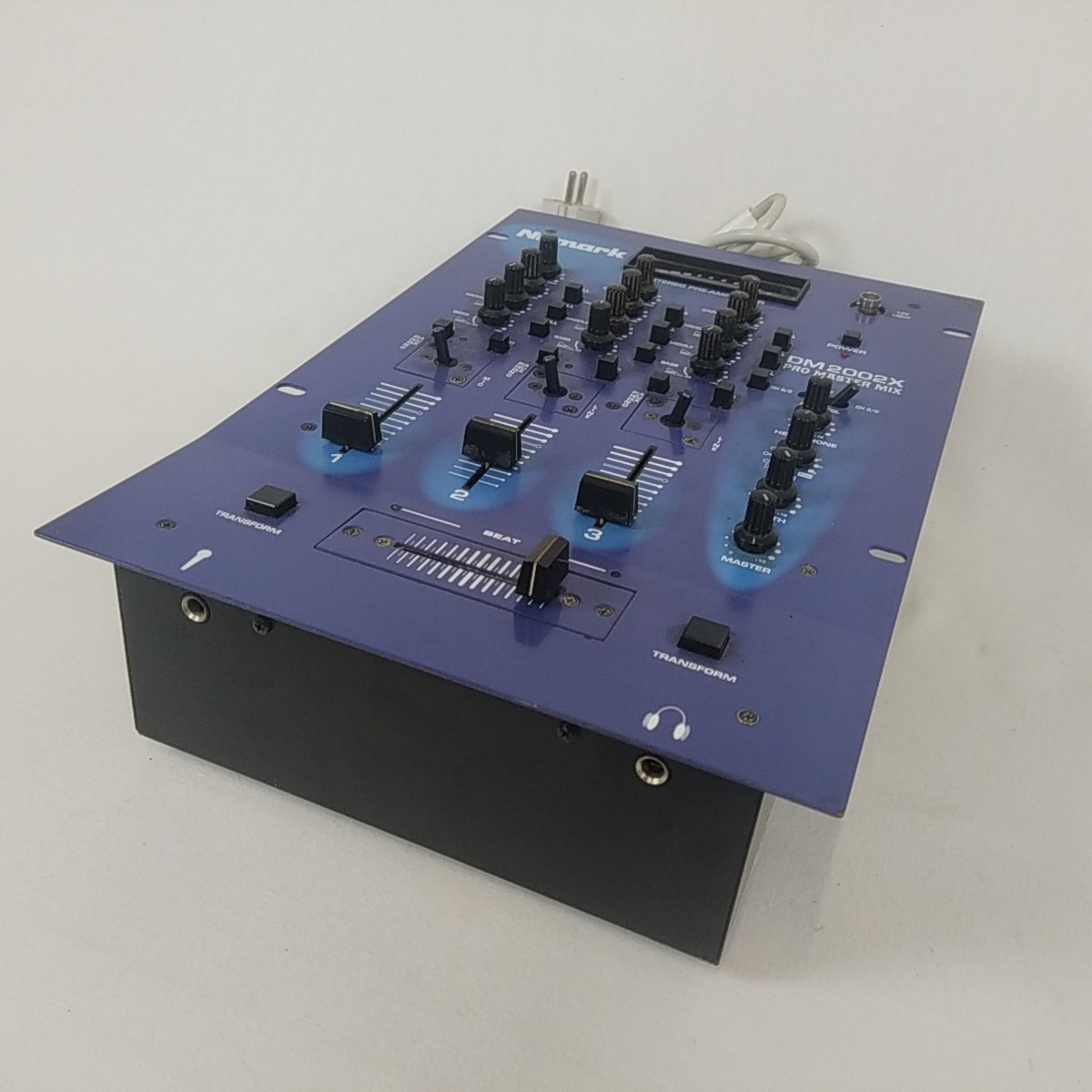 Console DJ 3 voies - Numark - DM2002X PRO MASTER MIX - Très bon état - Photo 2