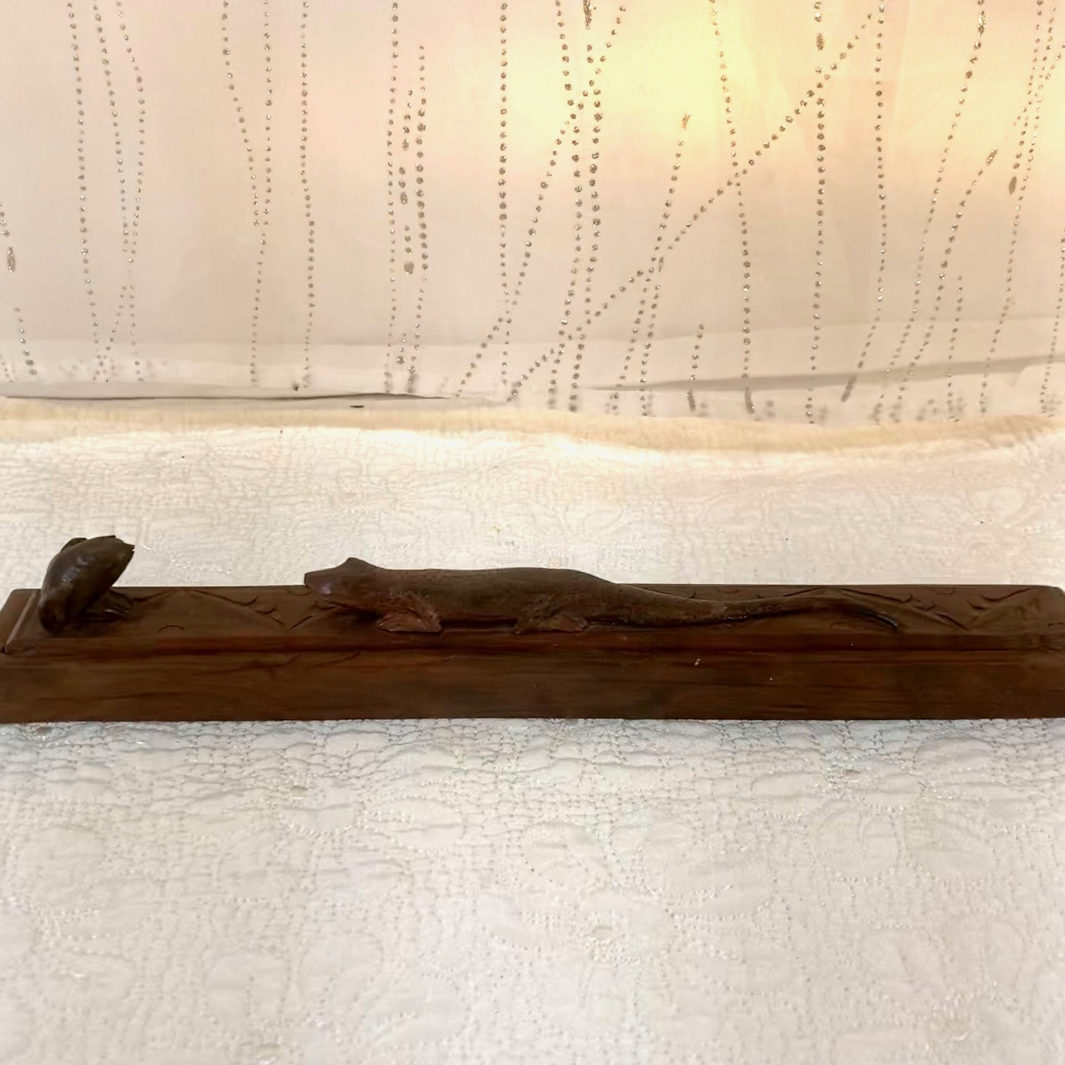 Boite vintage sculpté en ébène - Photo 1
