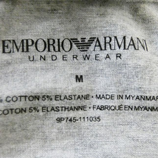 Voir photo 3 de T-shirt gris - manches courtes – Femme - Emporio Armani - M T-shirt gris - manches courtes – Femme - Emporio Armani - M Comme neuf - Vue 3 -