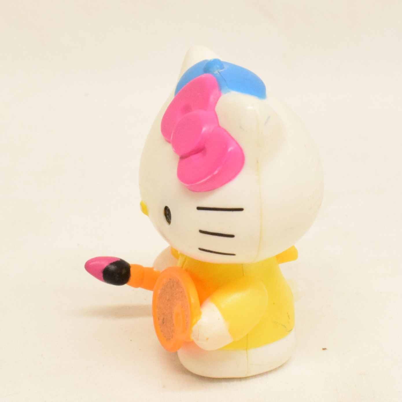 Lot de deux figurines Hello Kitty mac DO 2014 et deux portes-clés par SANRIO 76,04 État correct - Vue 3 - 