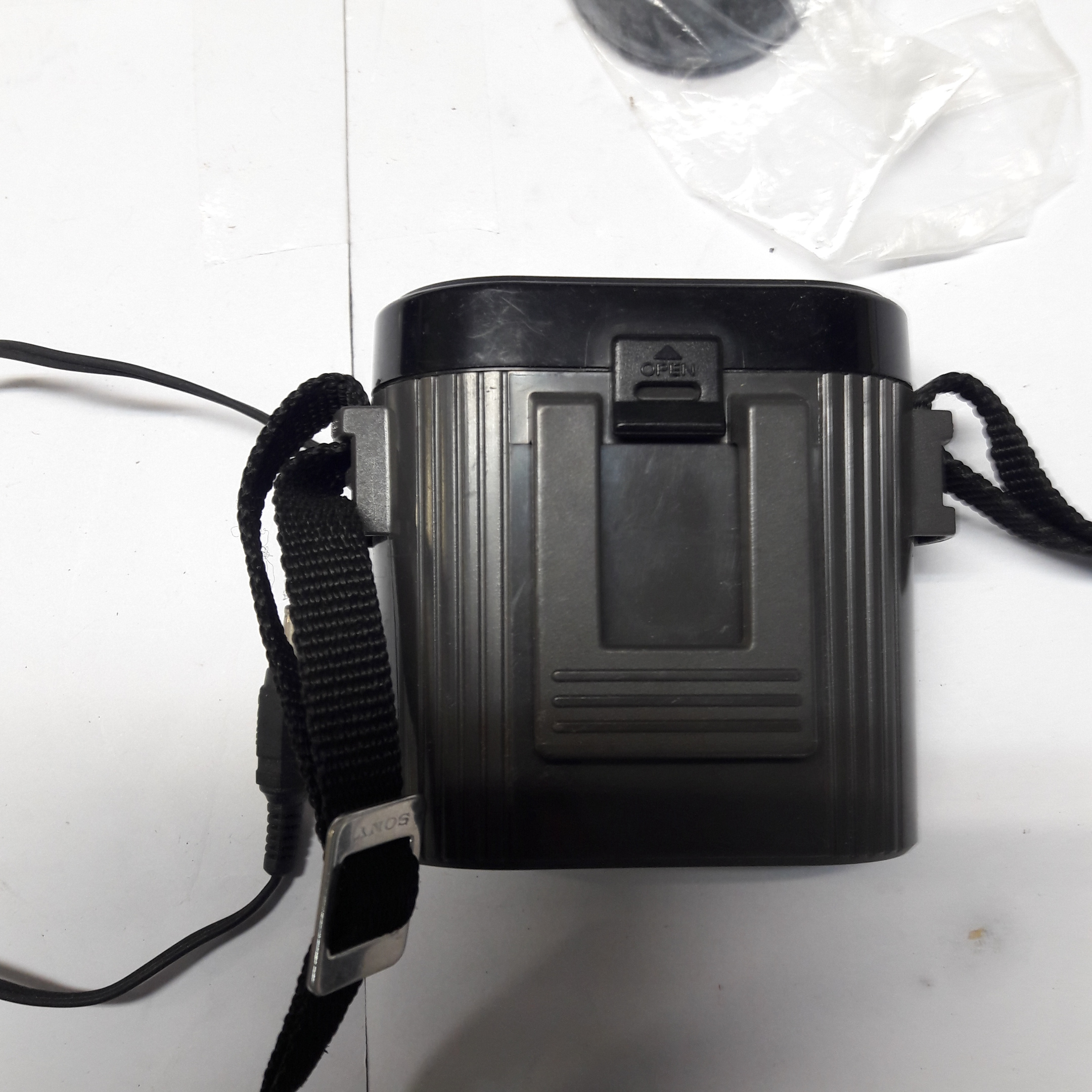 Voir photo 7 de SAC APPAREIL PHOTO SAMSONITE + obturateur fujica+ pare soleil + boite de rangement pour peliculle (sony ) SAC APPAREIL PHOTO SAMSONITE + obturateur fujica+ pare soleil + boite de rangement pour peliculle (sony ) État correct - Vue 7 -