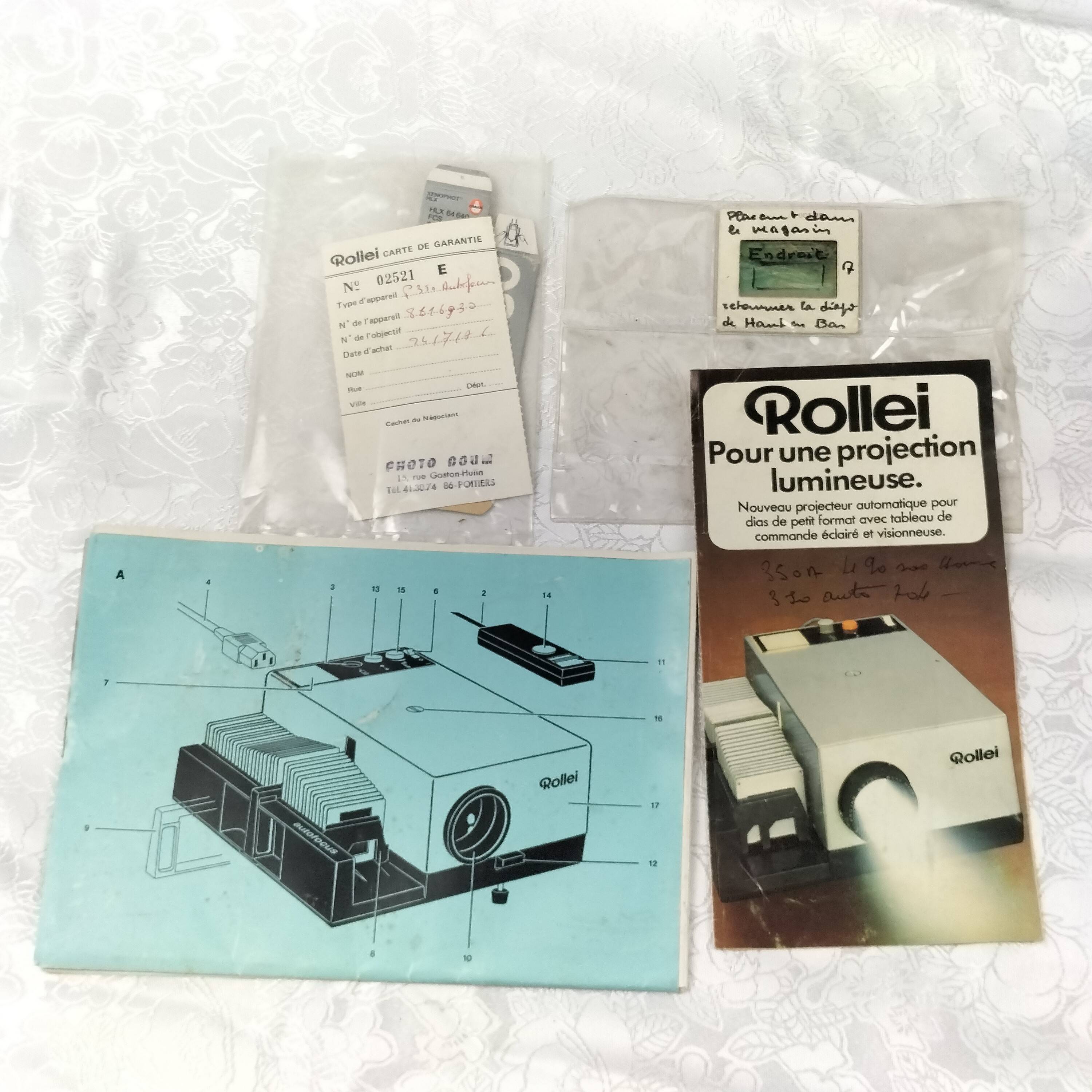 Projecteur Diapositives Rollei P 11 50 A + 4 Boîtes De Rangement – Occasion