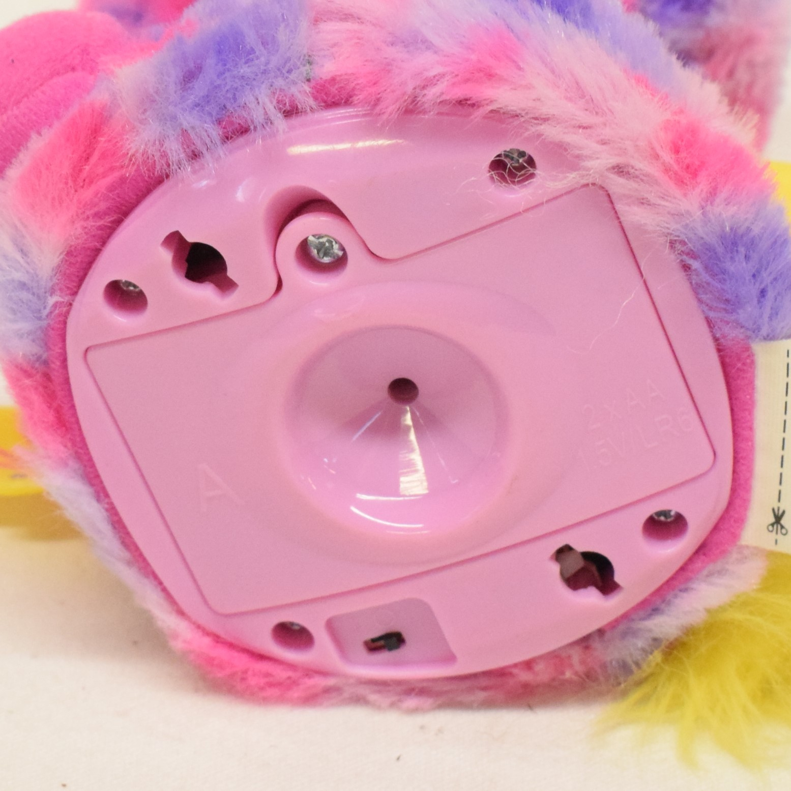 Voir photo 5 de Bébé dragon rose sonore et animé Hatchimals Bébé dragon rose sonore et animé Hatchimals - Vue 5 -