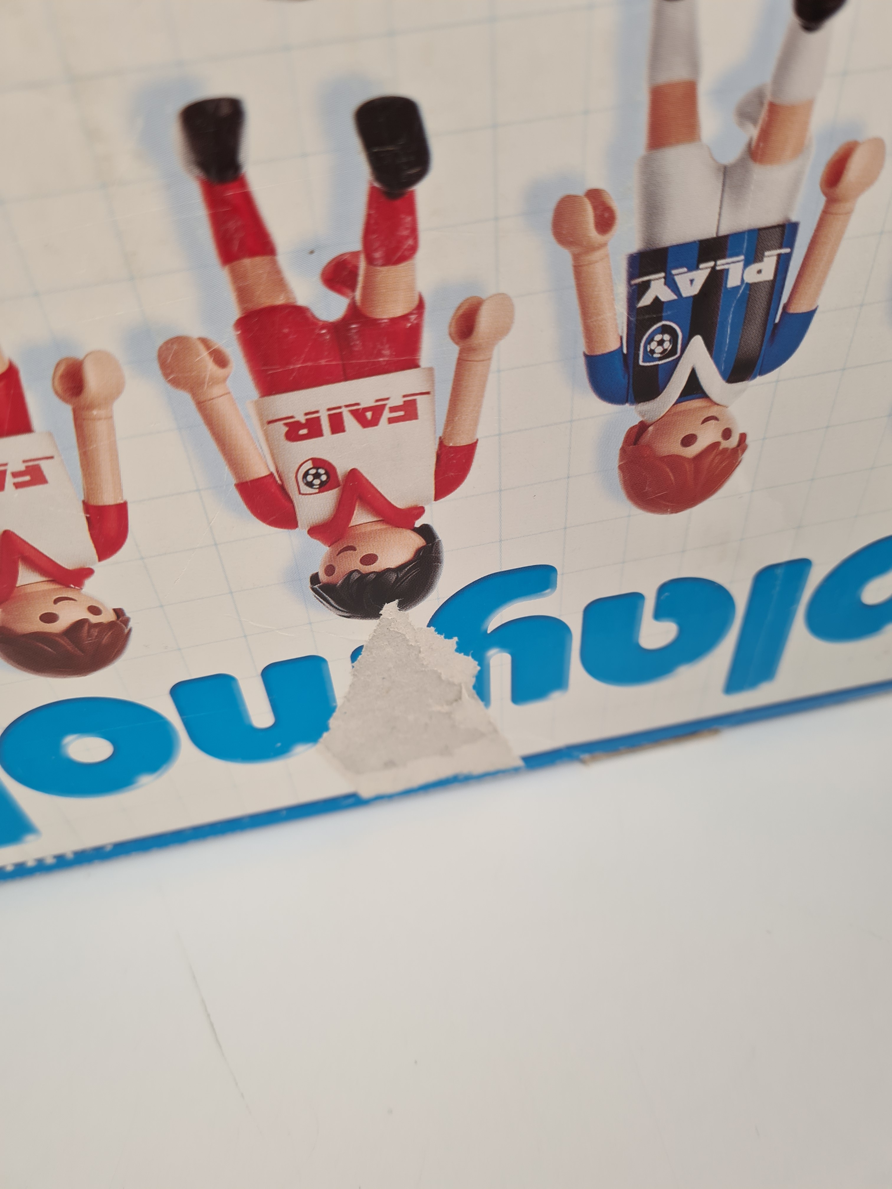 Voir photo 18 de Playmobil - 4700 Terrain de football avec joueurs - 5 ans + Playmobil - 4700 Terrain de football avec joueurs - 5 ans + État correct - Vue 18 -