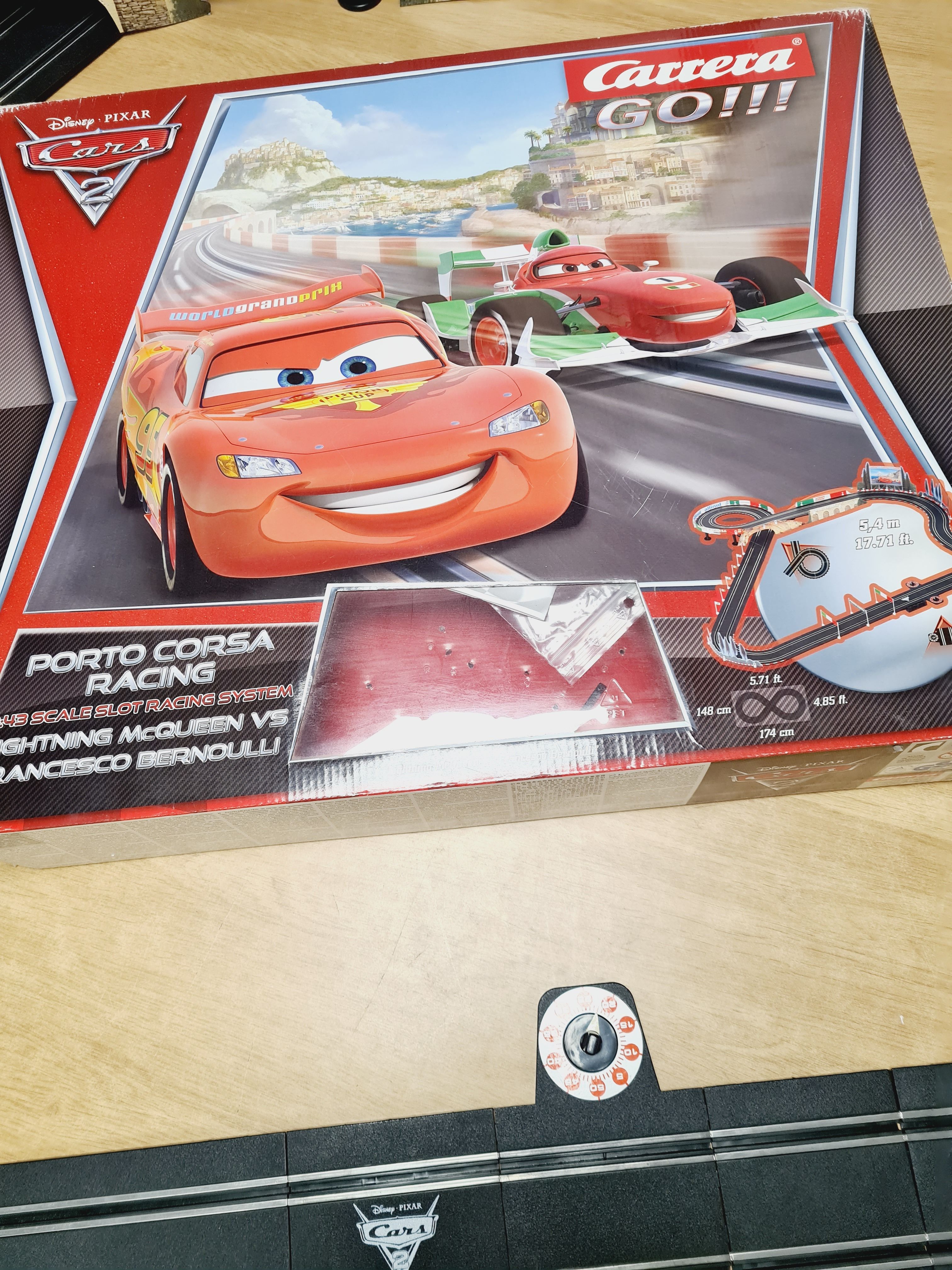 Circuit Carrera Go Cars réf 62238 - Disney Pixar - Porto Corsa Racing - 1/43- 6 ans + Bon état - Vue 8 - 